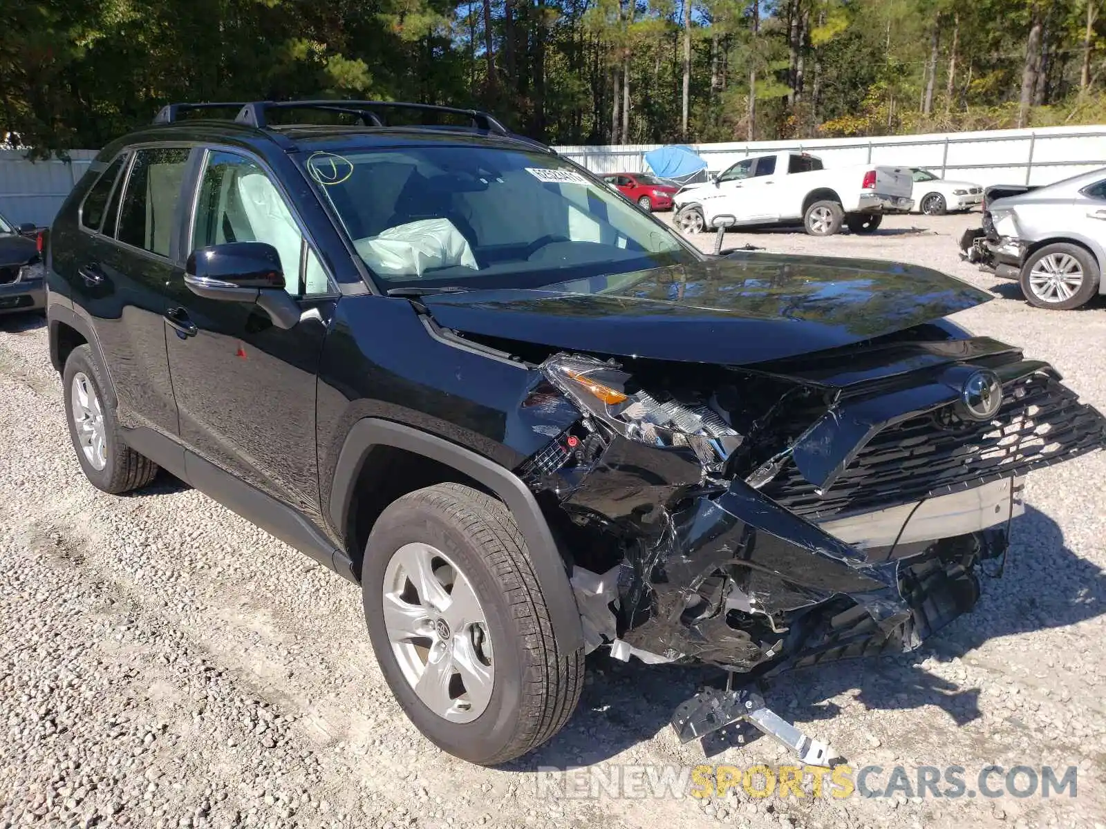 1 Photograph of a damaged car 2T3P1RFV0MC200043 TOYOTA RAV4 2021