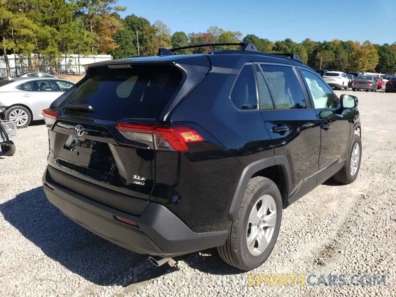 4 Photograph of a damaged car 2T3P1RFV0MC200043 TOYOTA RAV4 2021