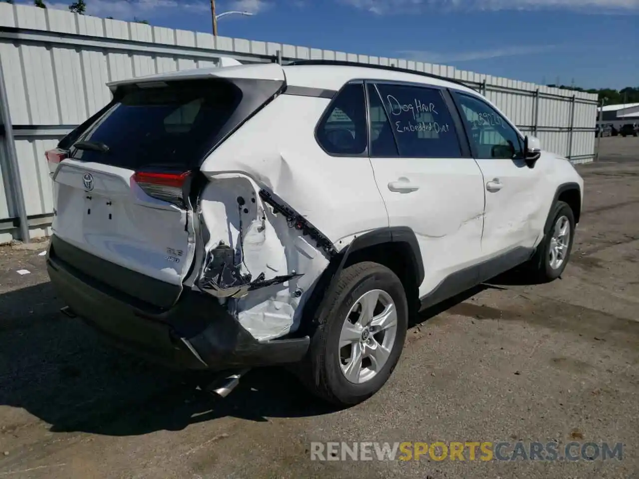 4 Photograph of a damaged car 2T3P1RFV0MC204870 TOYOTA RAV4 2021