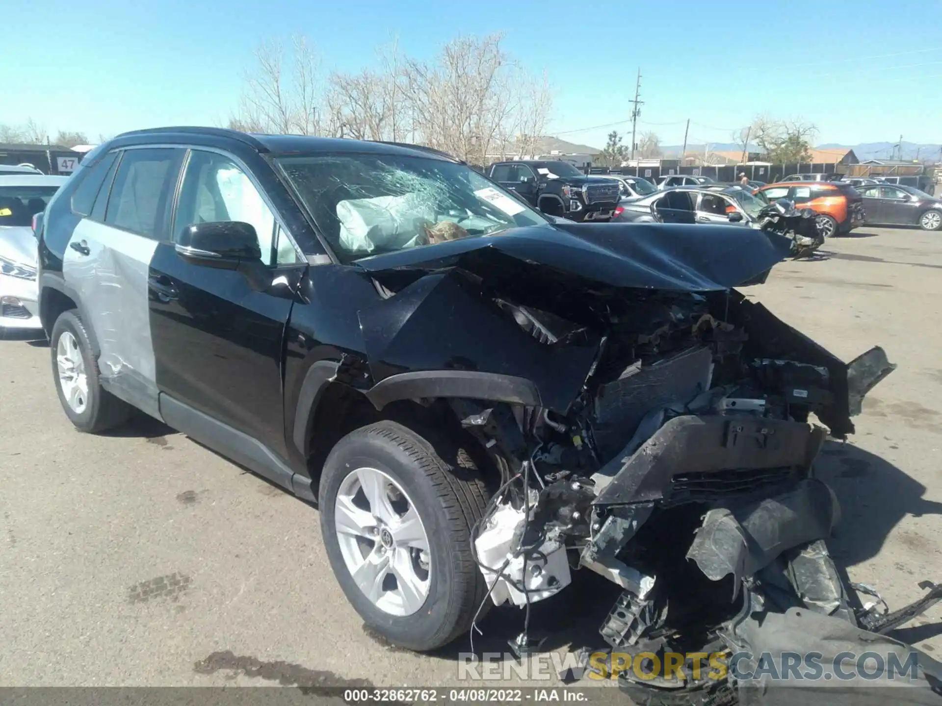 1 Photograph of a damaged car 2T3P1RFV0MC216260 TOYOTA RAV4 2021