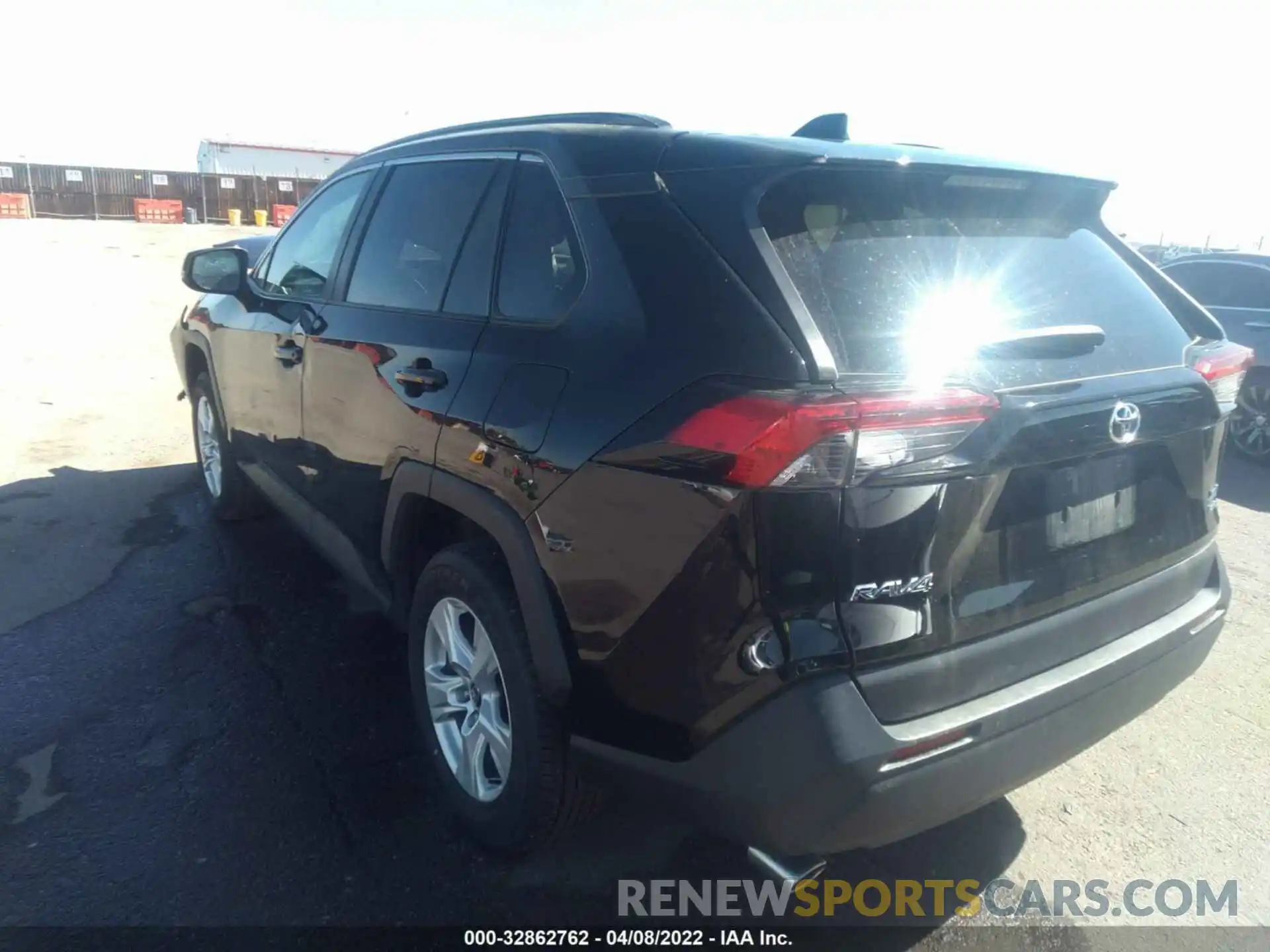 3 Photograph of a damaged car 2T3P1RFV0MC216260 TOYOTA RAV4 2021