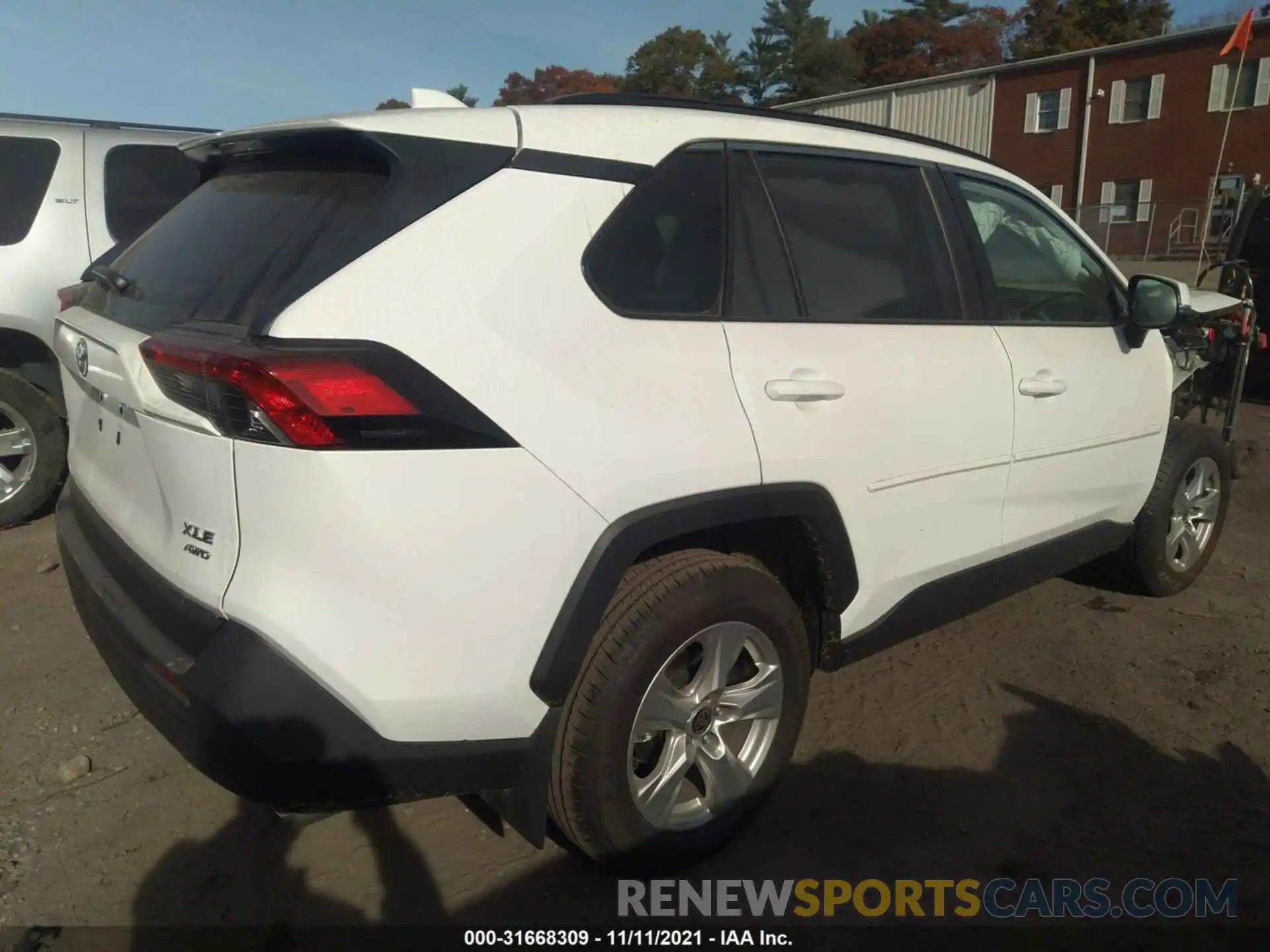 4 Photograph of a damaged car 2T3P1RFV0MC231440 TOYOTA RAV4 2021