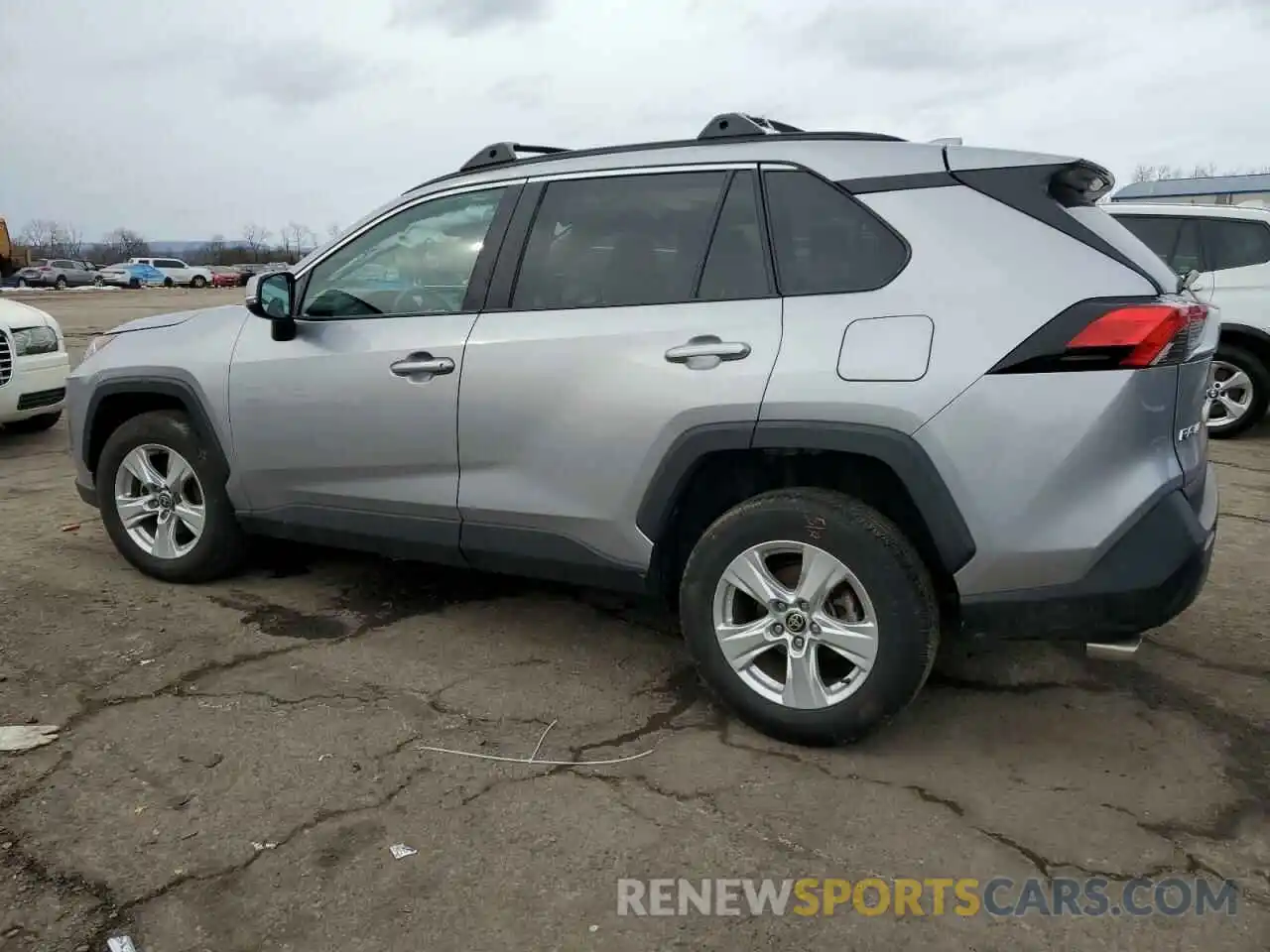 2 Photograph of a damaged car 2T3P1RFV0MC250571 TOYOTA RAV4 2021