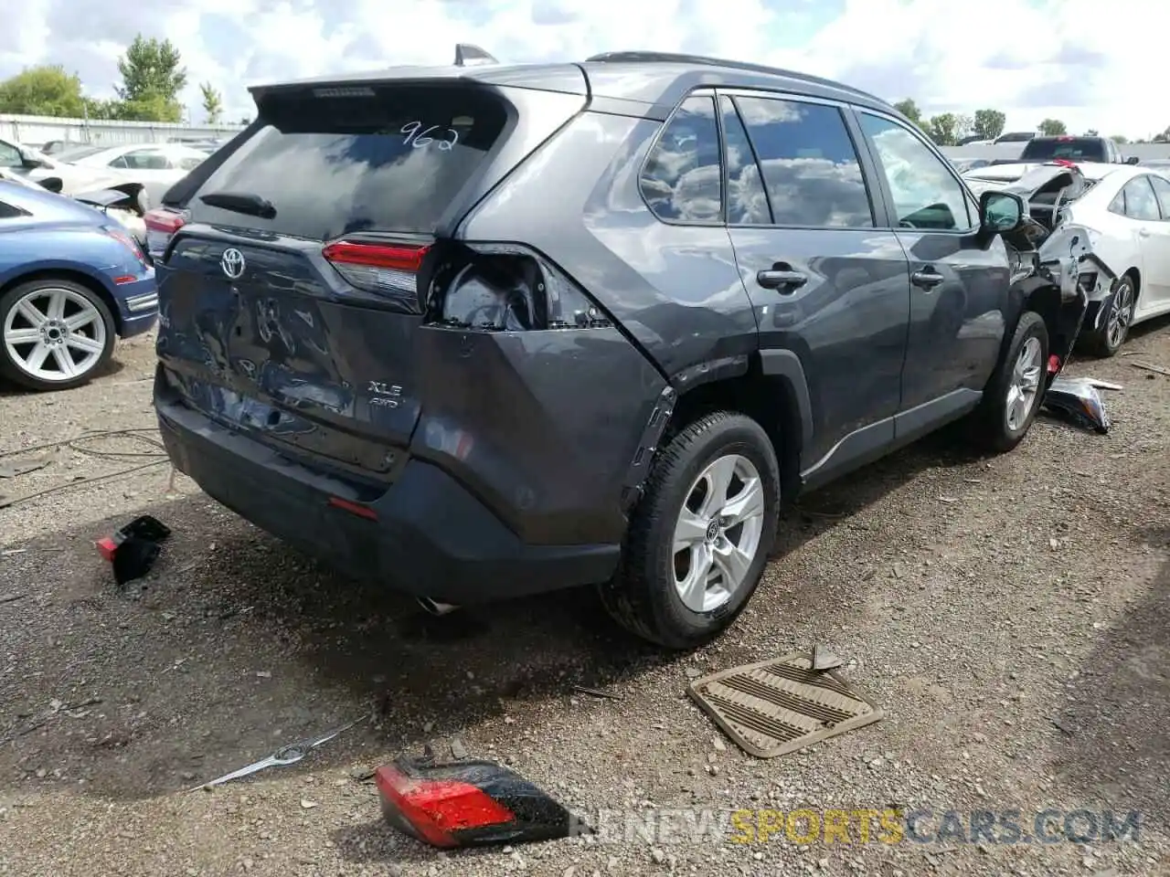 4 Photograph of a damaged car 2T3P1RFV0MC255785 TOYOTA RAV4 2021