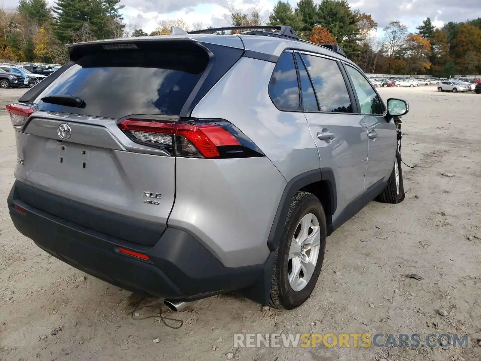 4 Photograph of a damaged car 2T3P1RFV0MW140294 TOYOTA RAV4 2021