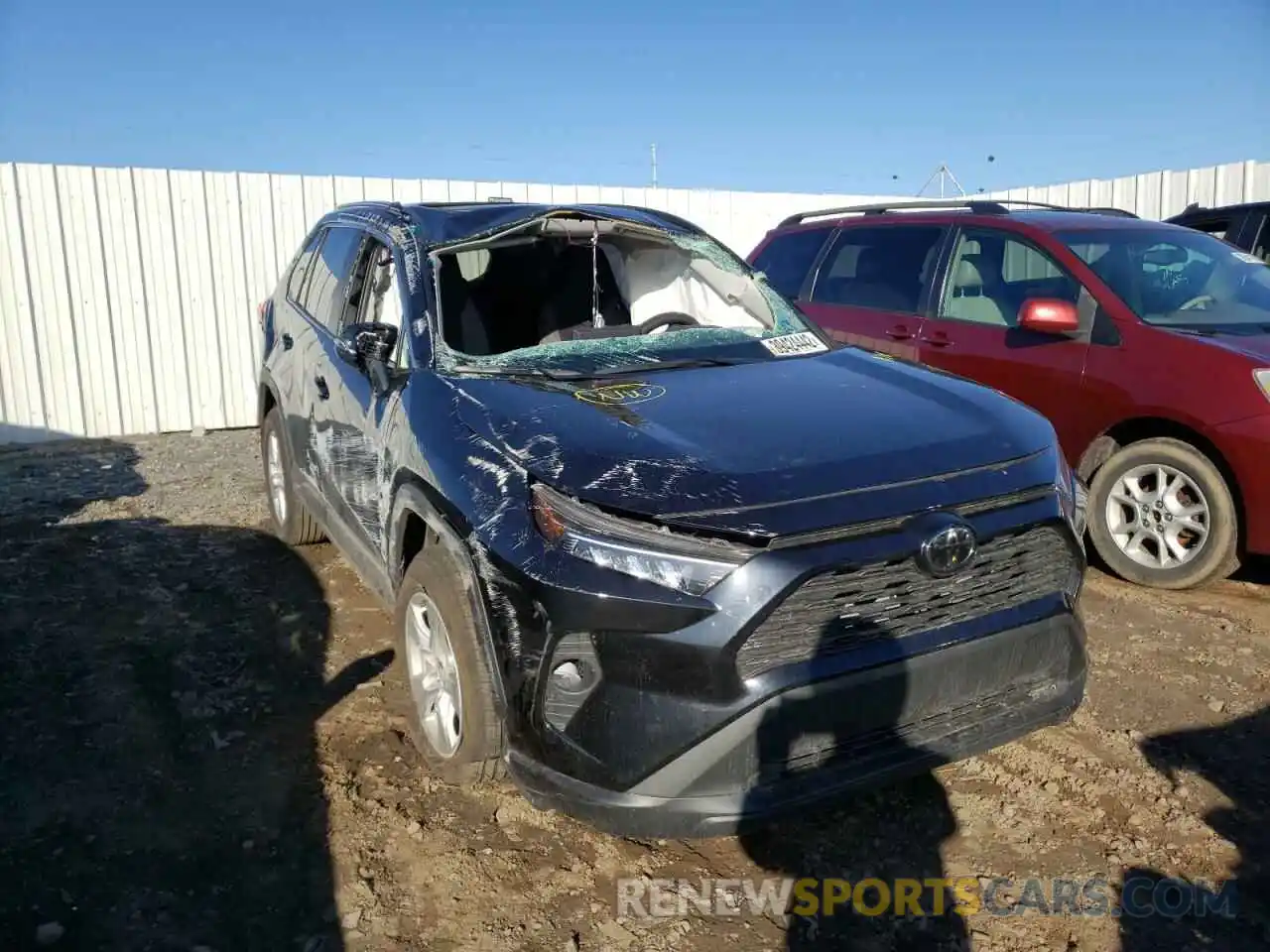 1 Photograph of a damaged car 2T3P1RFV0MW146192 TOYOTA RAV4 2021