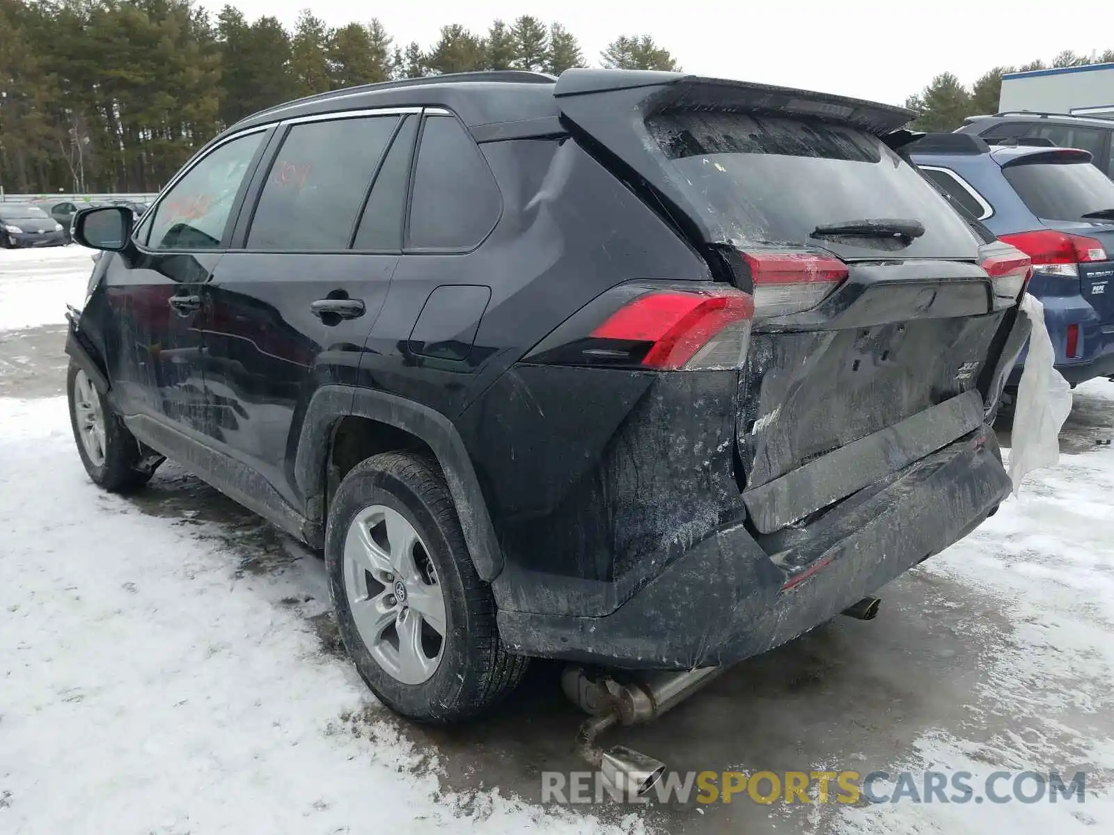 3 Photograph of a damaged car 2T3P1RFV0MW161646 TOYOTA RAV4 2021