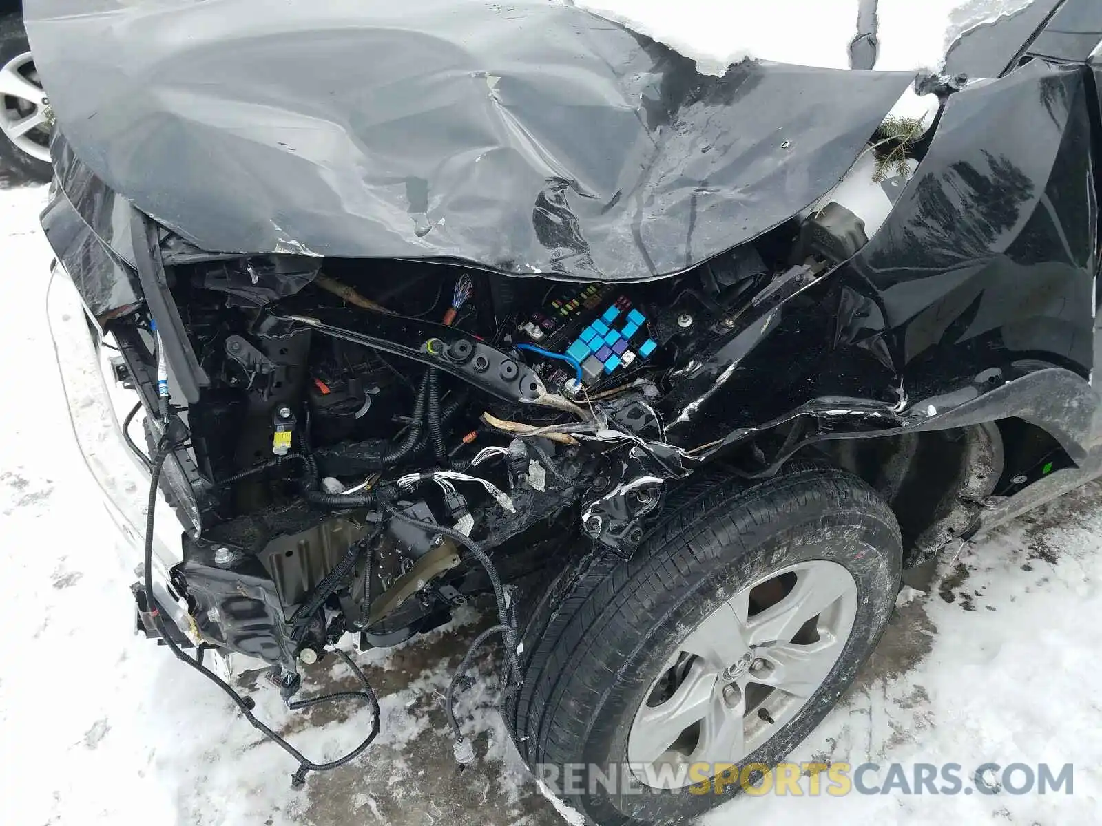 9 Photograph of a damaged car 2T3P1RFV0MW161646 TOYOTA RAV4 2021