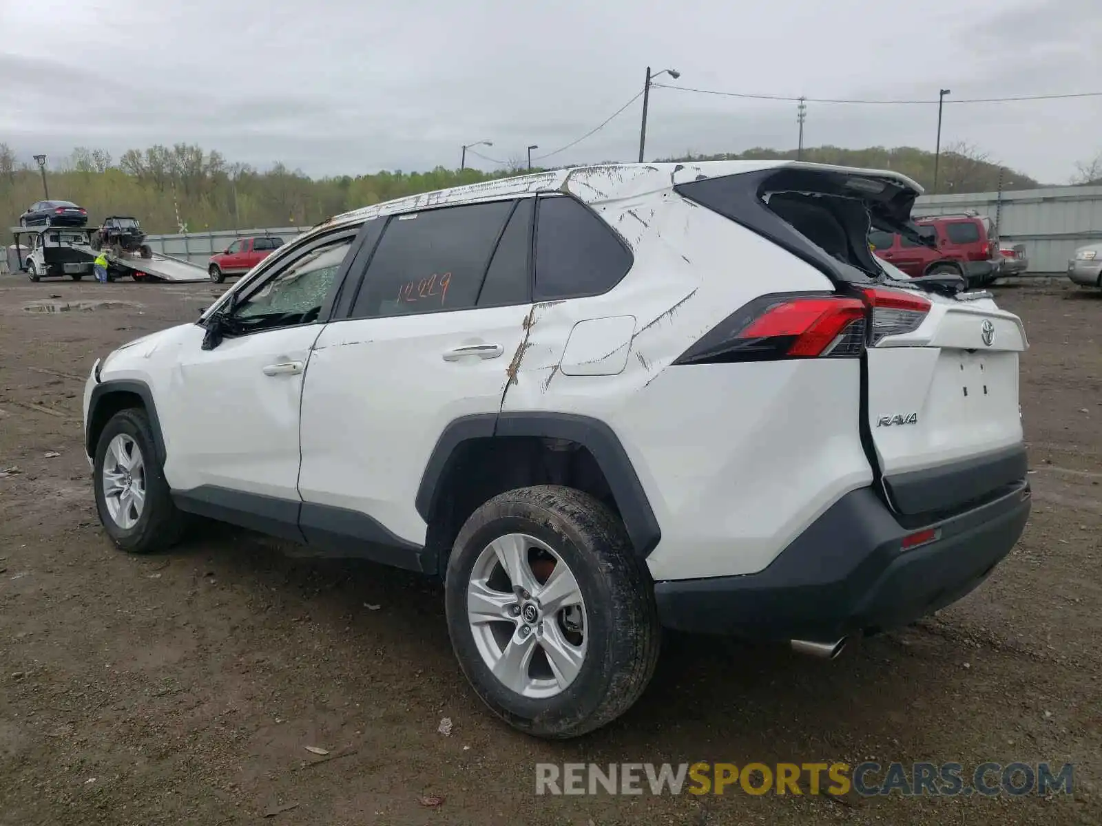 3 Фотография поврежденного автомобиля 2T3P1RFV0MW164157 TOYOTA RAV4 2021