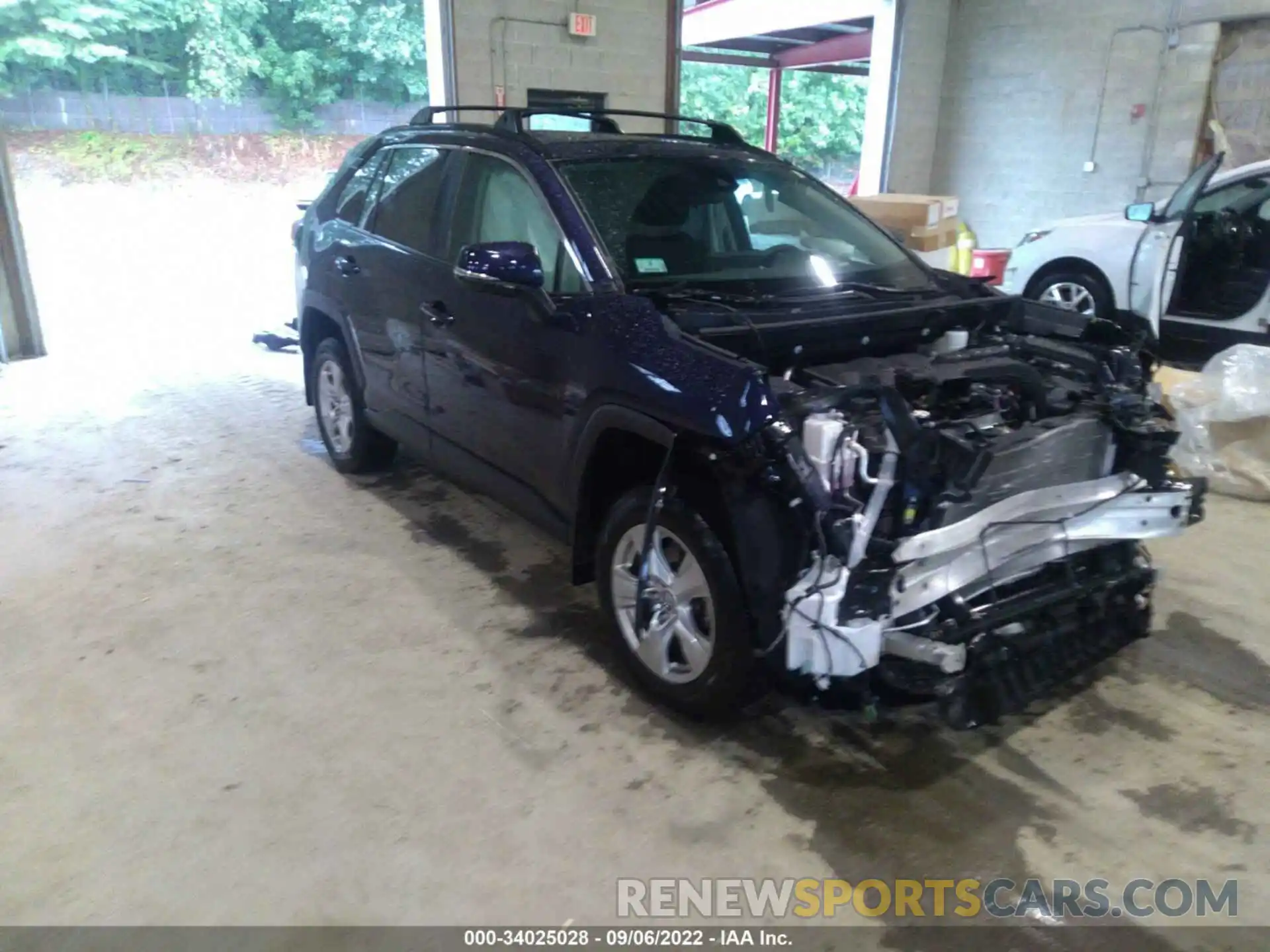 1 Photograph of a damaged car 2T3P1RFV0MW166684 TOYOTA RAV4 2021