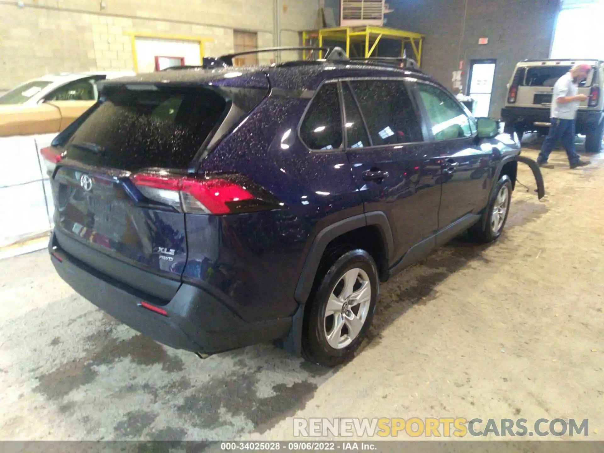 4 Photograph of a damaged car 2T3P1RFV0MW166684 TOYOTA RAV4 2021