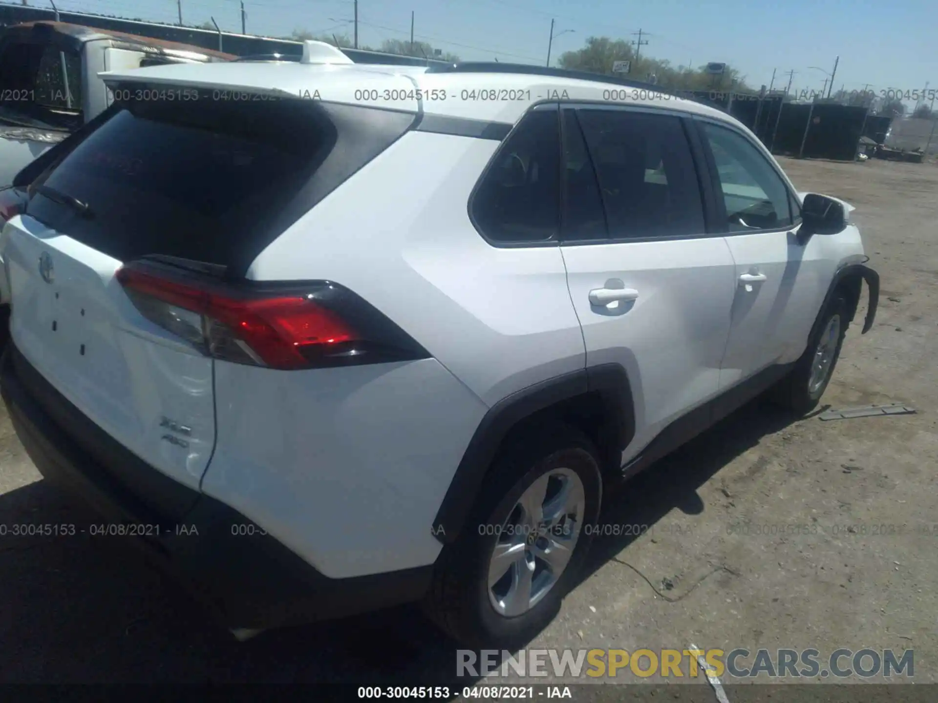 4 Photograph of a damaged car 2T3P1RFV0MW170458 TOYOTA RAV4 2021