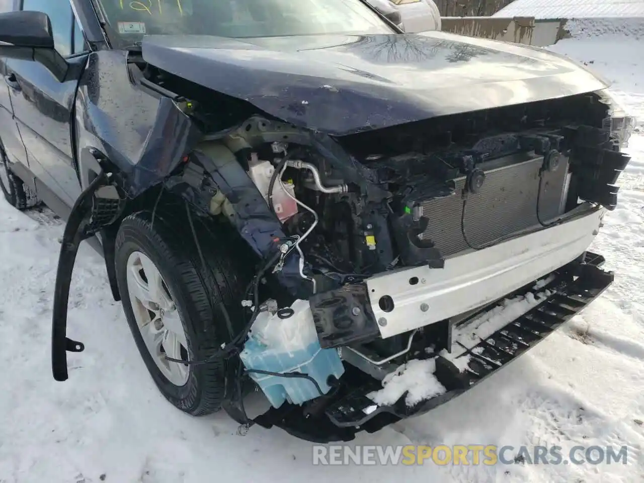 9 Photograph of a damaged car 2T3P1RFV0MW171030 TOYOTA RAV4 2021