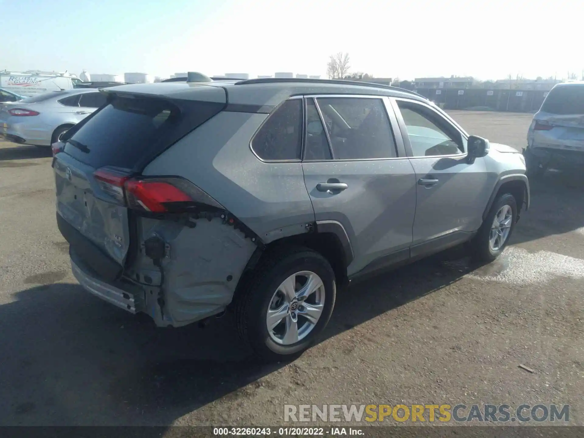 4 Photograph of a damaged car 2T3P1RFV0MW175093 TOYOTA RAV4 2021