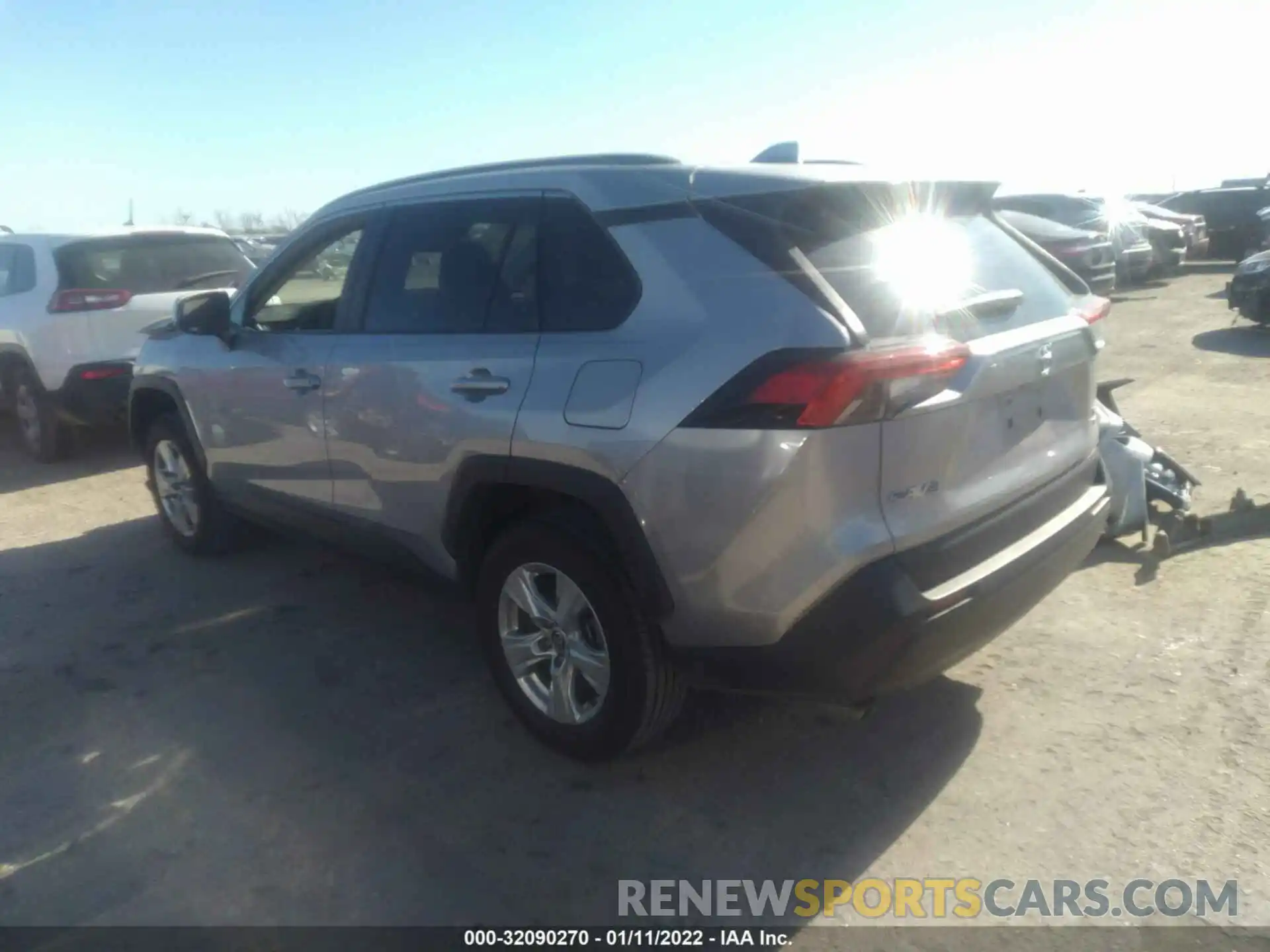 3 Photograph of a damaged car 2T3P1RFV0MW175207 TOYOTA RAV4 2021