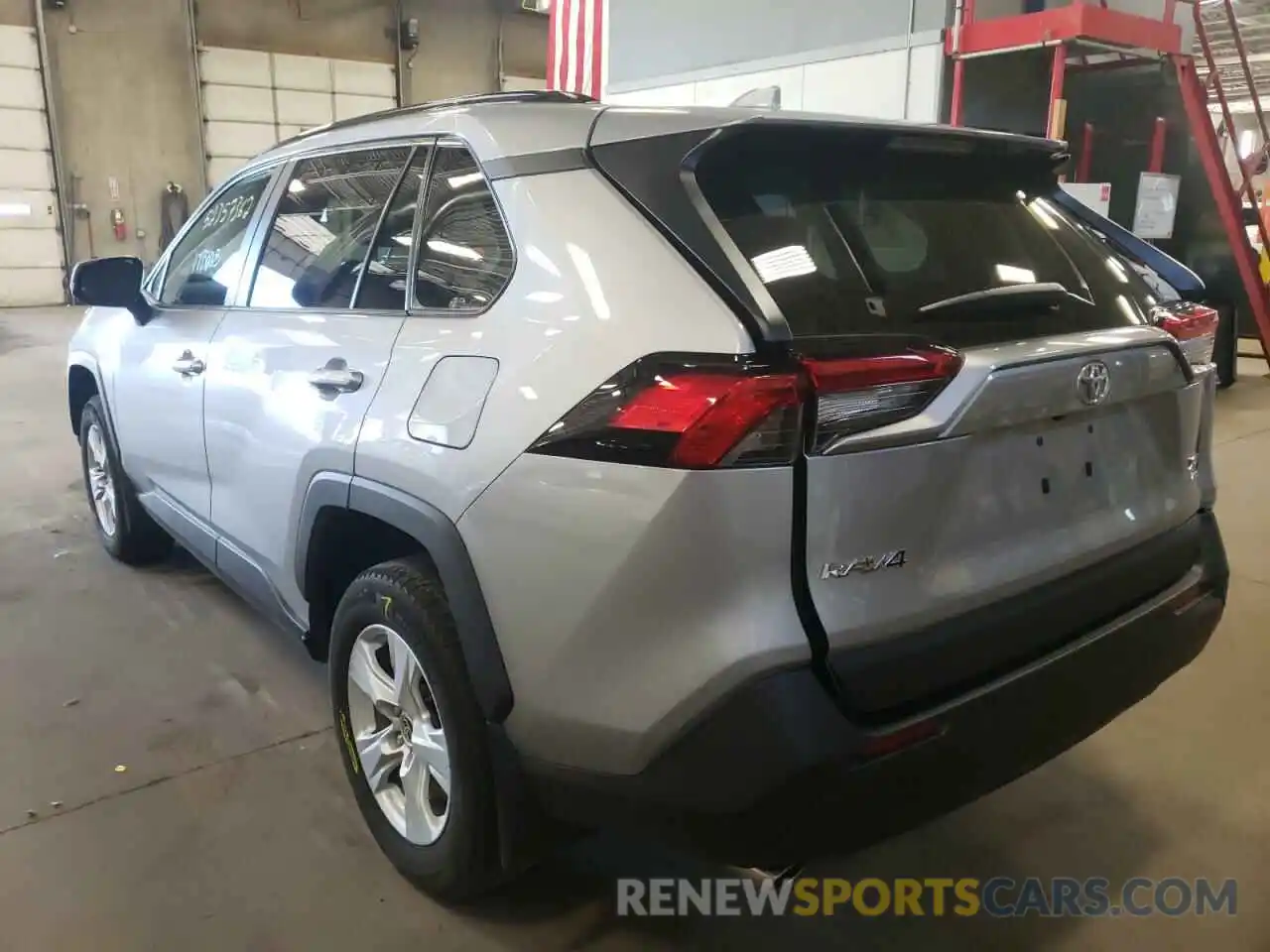 3 Photograph of a damaged car 2T3P1RFV0MW187339 TOYOTA RAV4 2021