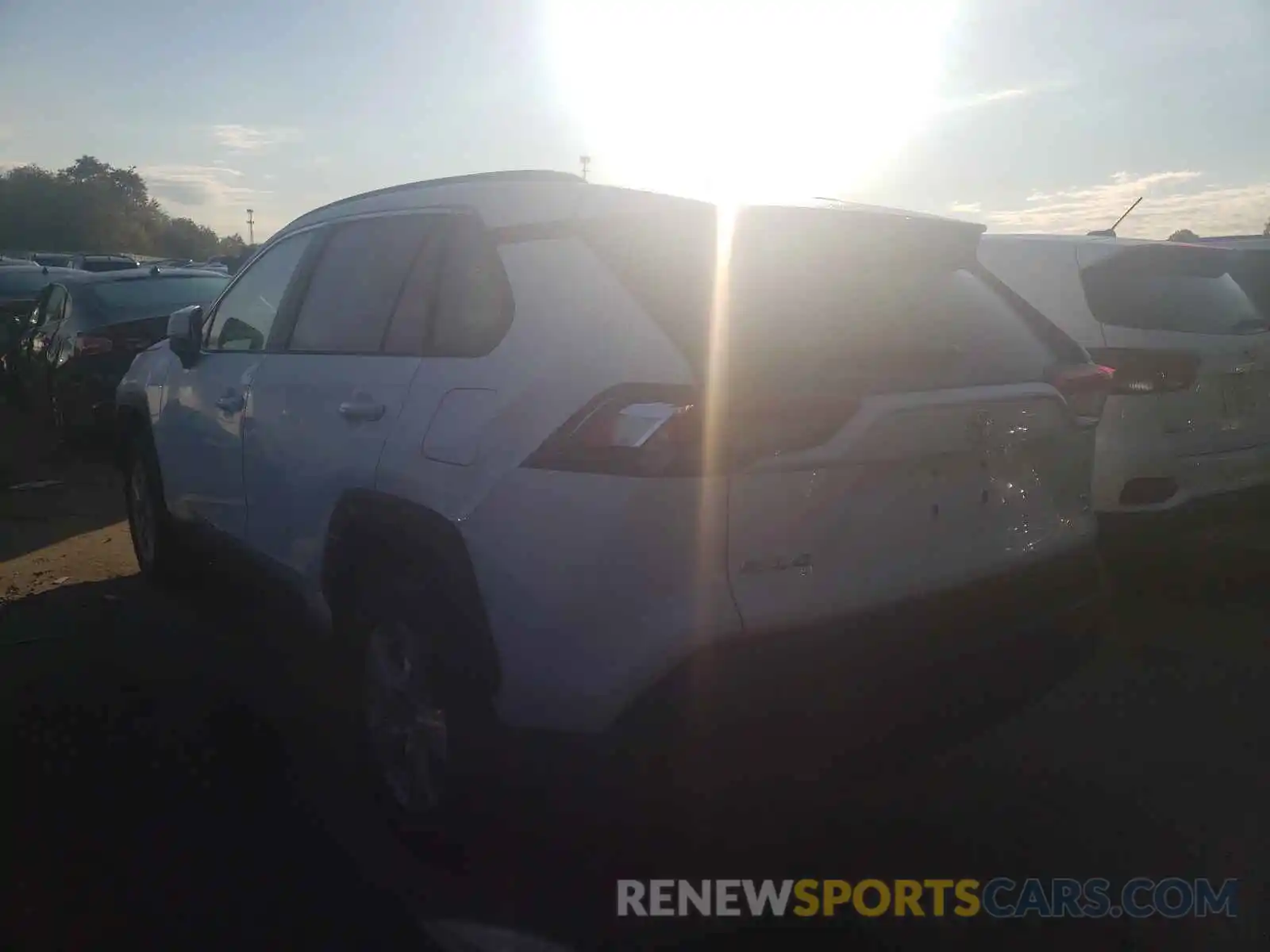 3 Photograph of a damaged car 2T3P1RFV0MW204219 TOYOTA RAV4 2021