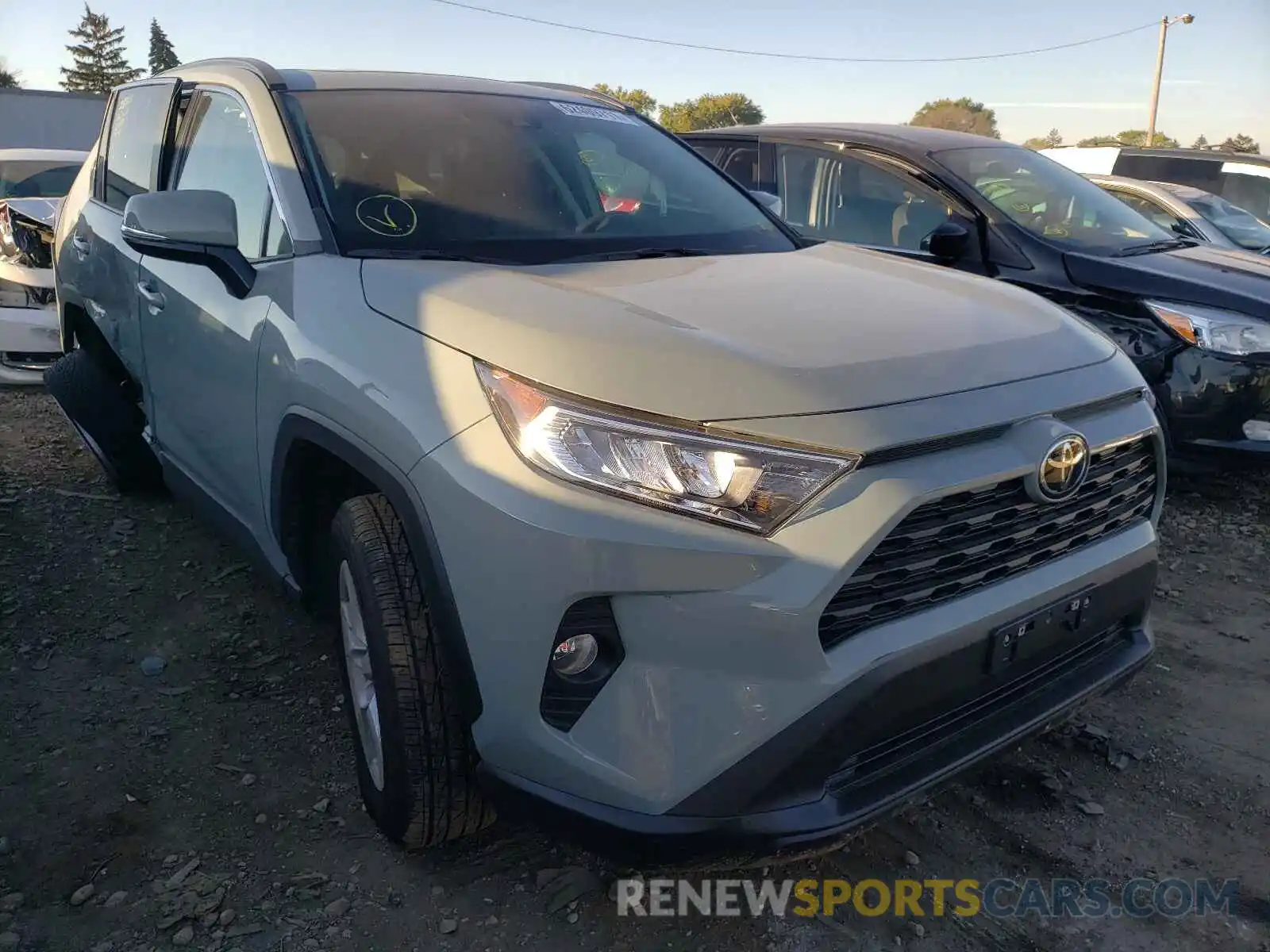 1 Photograph of a damaged car 2T3P1RFV0MW205855 TOYOTA RAV4 2021