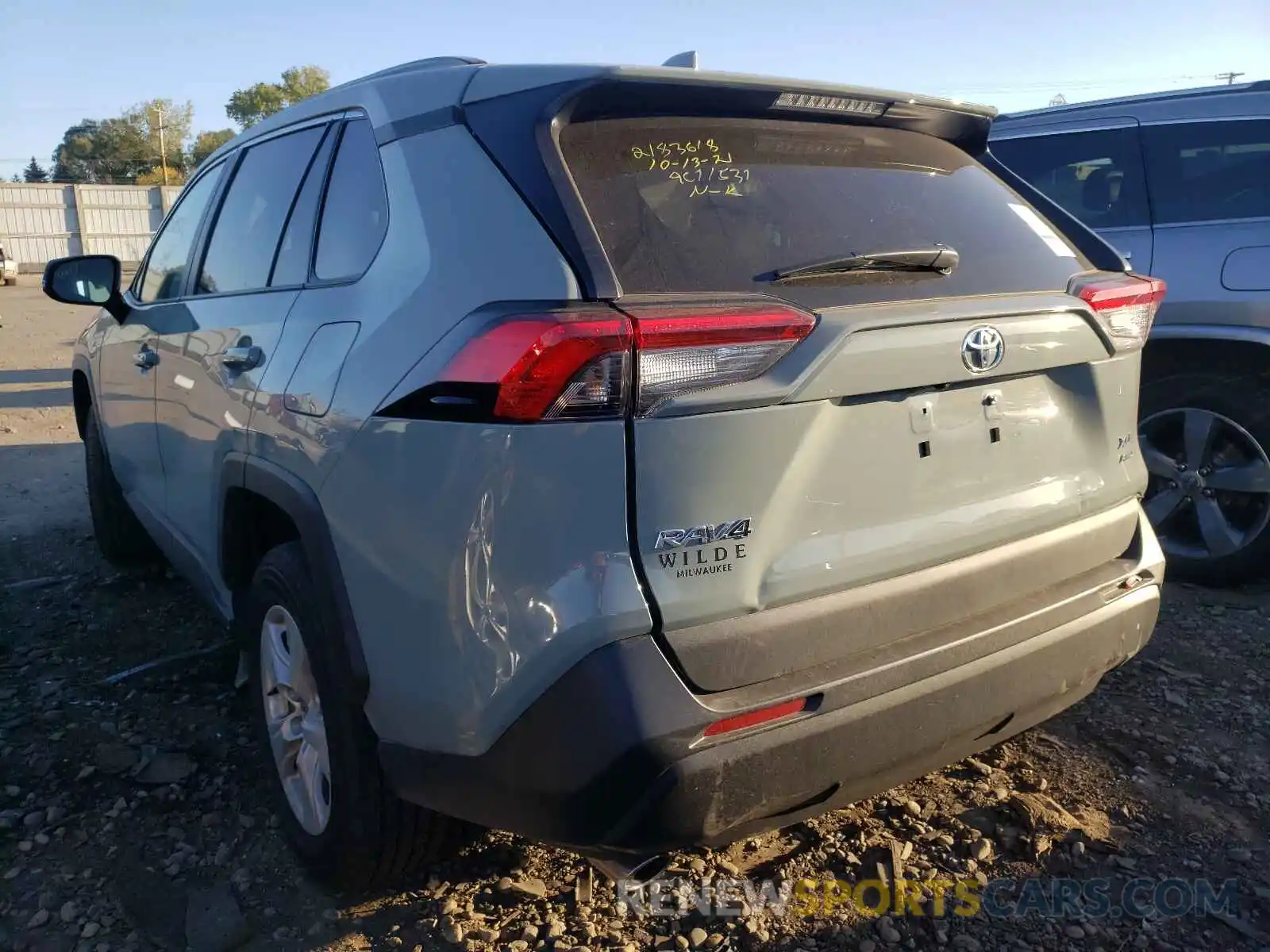 3 Photograph of a damaged car 2T3P1RFV0MW205855 TOYOTA RAV4 2021