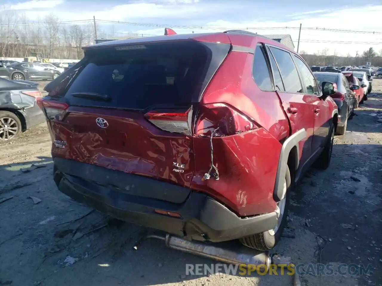 4 Photograph of a damaged car 2T3P1RFV0MW212742 TOYOTA RAV4 2021