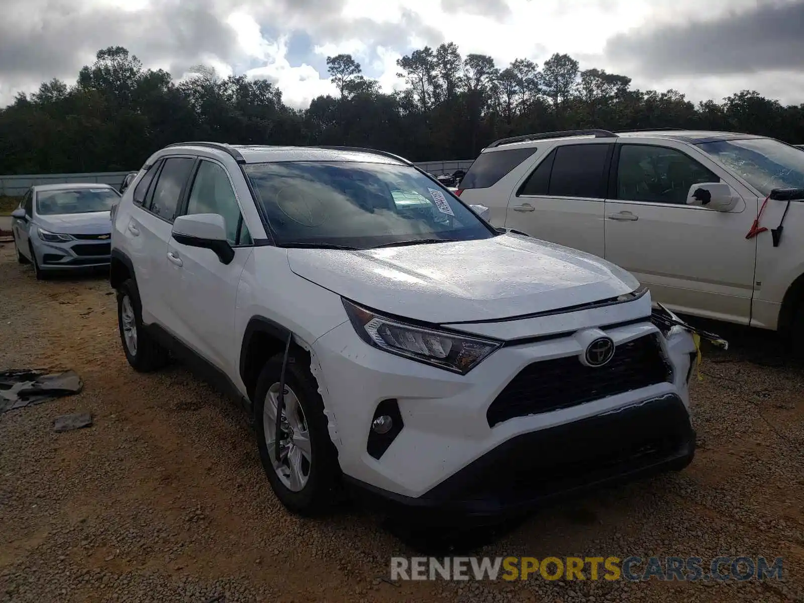 1 Photograph of a damaged car 2T3P1RFV0MW224860 TOYOTA RAV4 2021