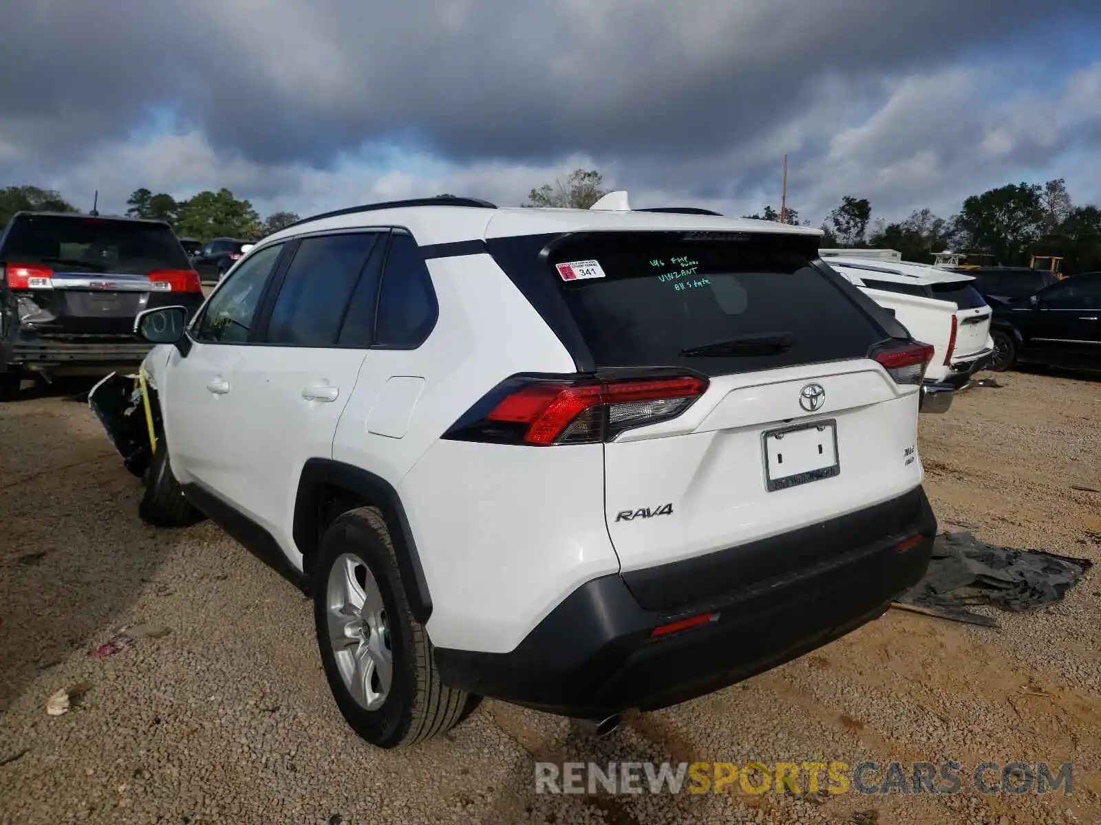 3 Photograph of a damaged car 2T3P1RFV0MW224860 TOYOTA RAV4 2021