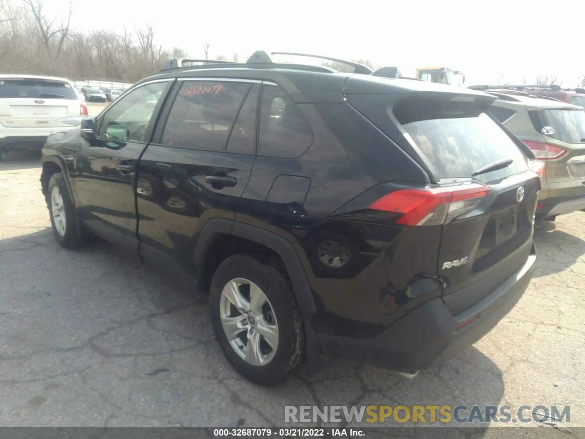 3 Photograph of a damaged car 2T3P1RFV0MW228648 TOYOTA RAV4 2021