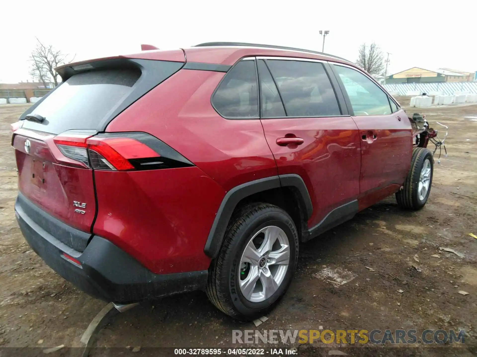 4 Photograph of a damaged car 2T3P1RFV0MW241240 TOYOTA RAV4 2021