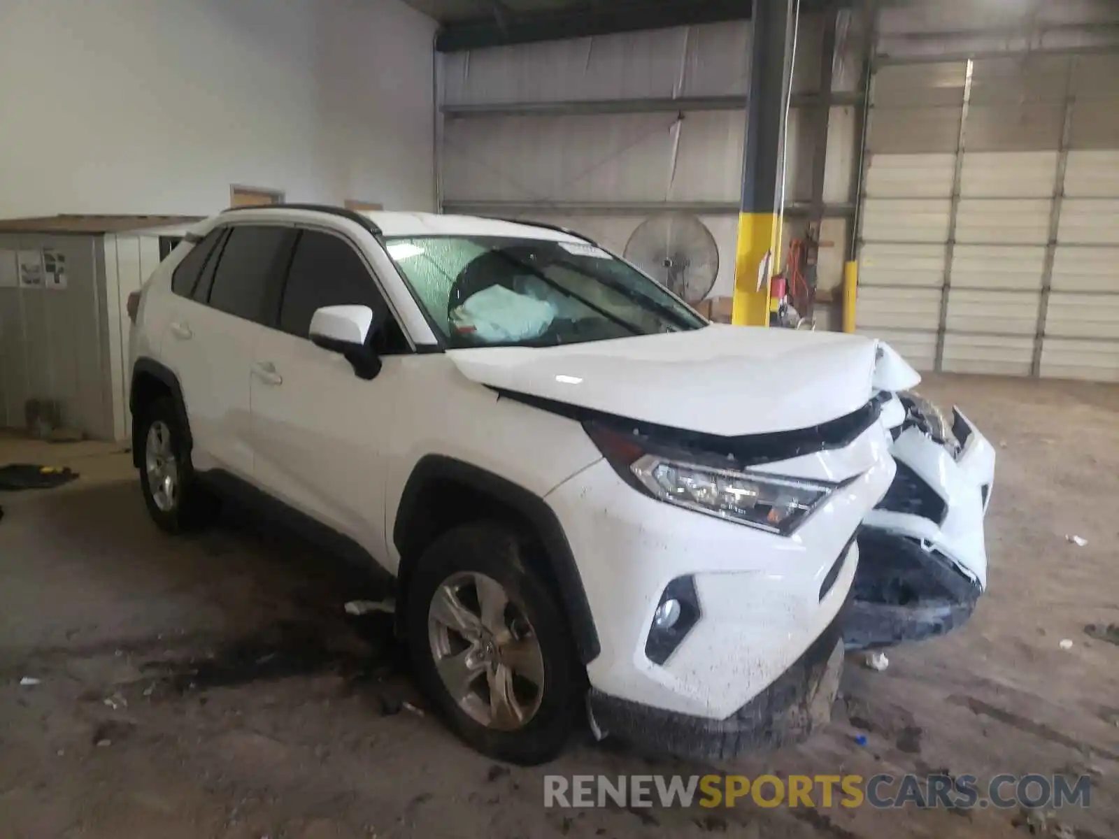 1 Photograph of a damaged car 2T3P1RFV1MC147014 TOYOTA RAV4 2021