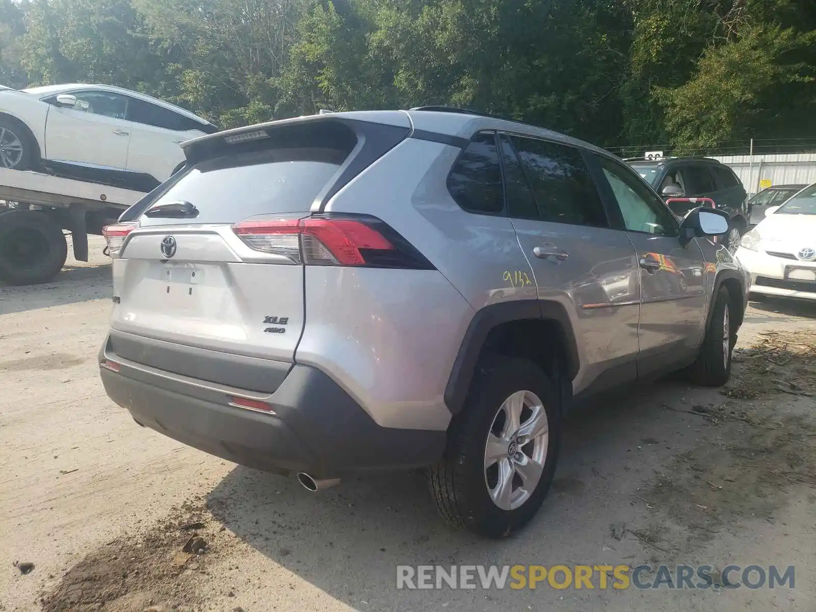 4 Photograph of a damaged car 2T3P1RFV1MC166923 TOYOTA RAV4 2021