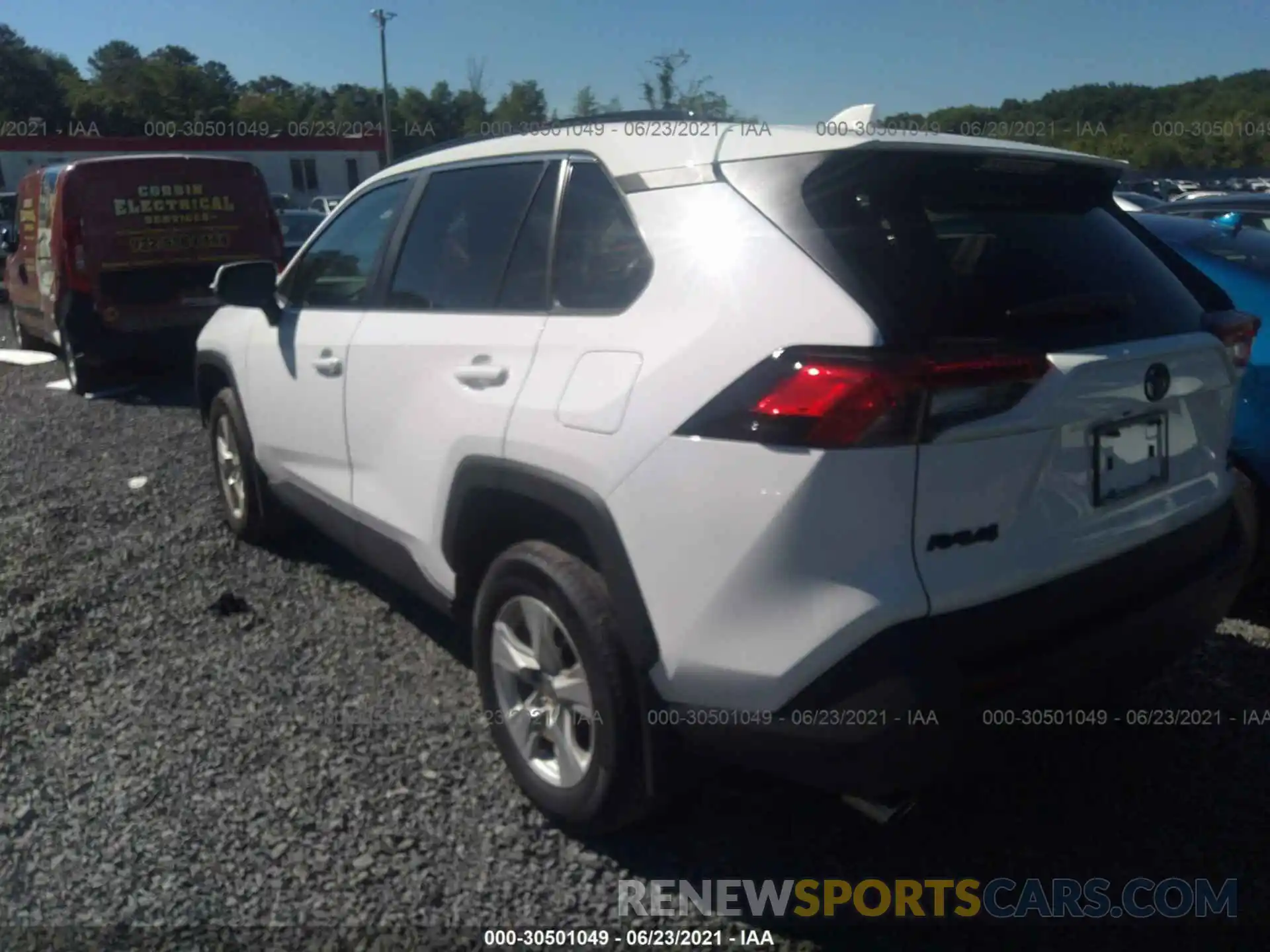 3 Photograph of a damaged car 2T3P1RFV1MC172611 TOYOTA RAV4 2021