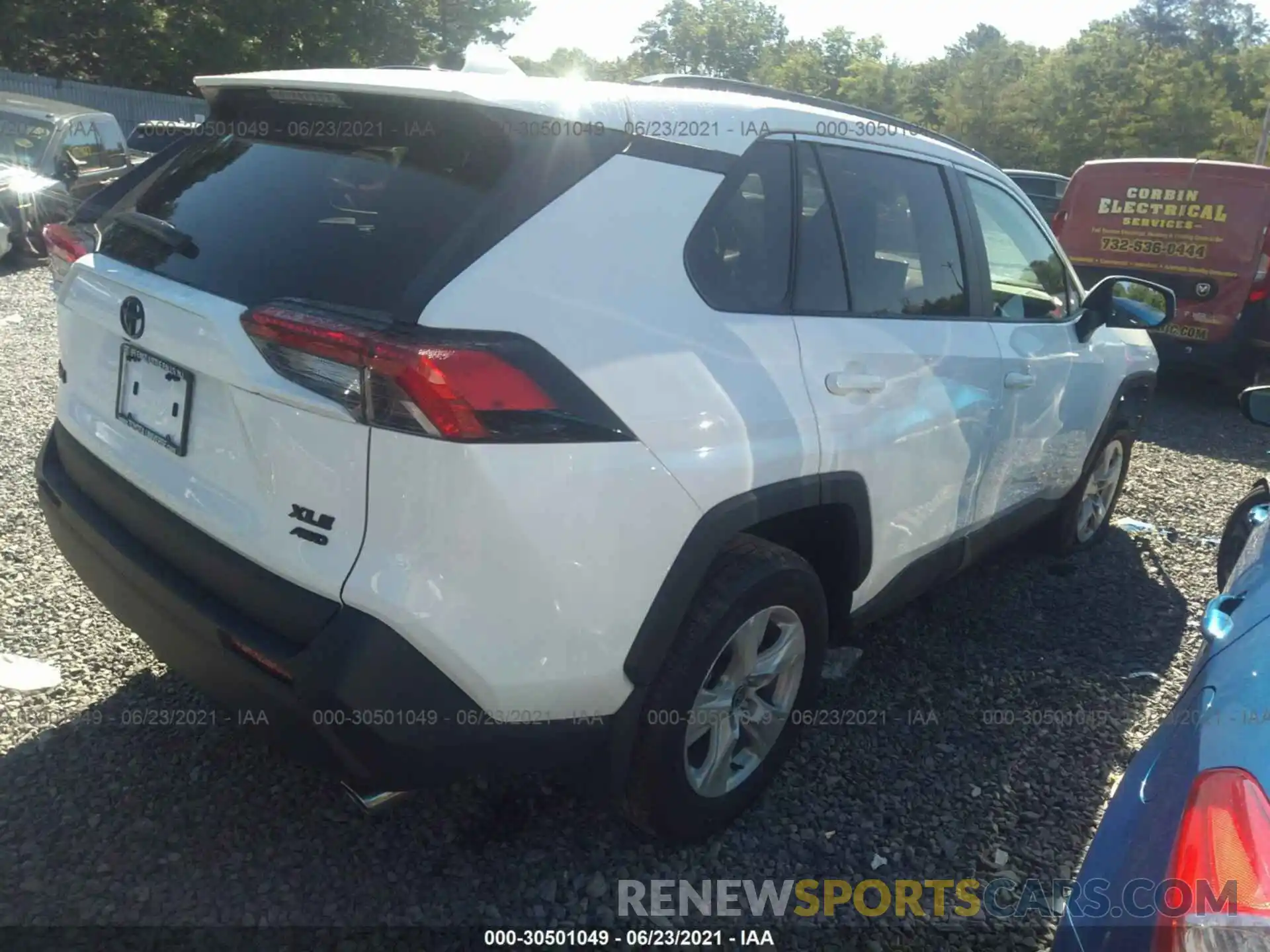 4 Photograph of a damaged car 2T3P1RFV1MC172611 TOYOTA RAV4 2021