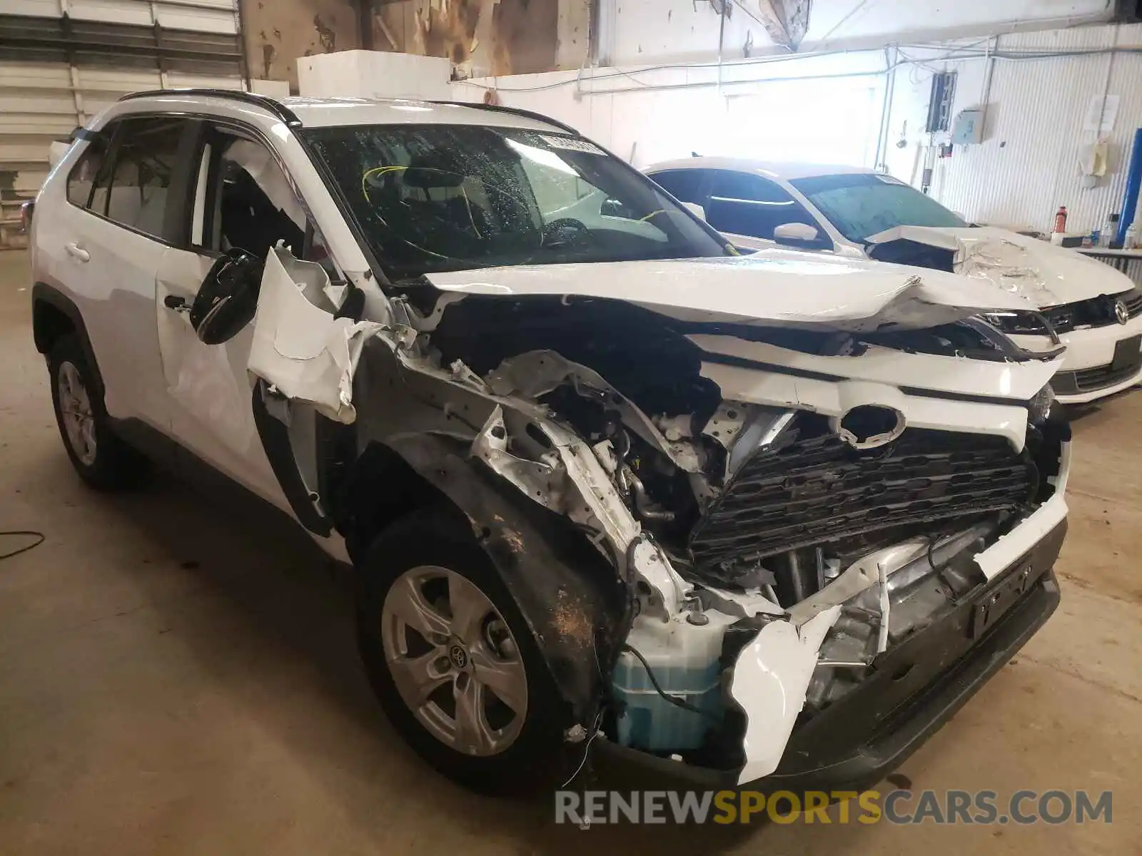 1 Photograph of a damaged car 2T3P1RFV1MC195824 TOYOTA RAV4 2021