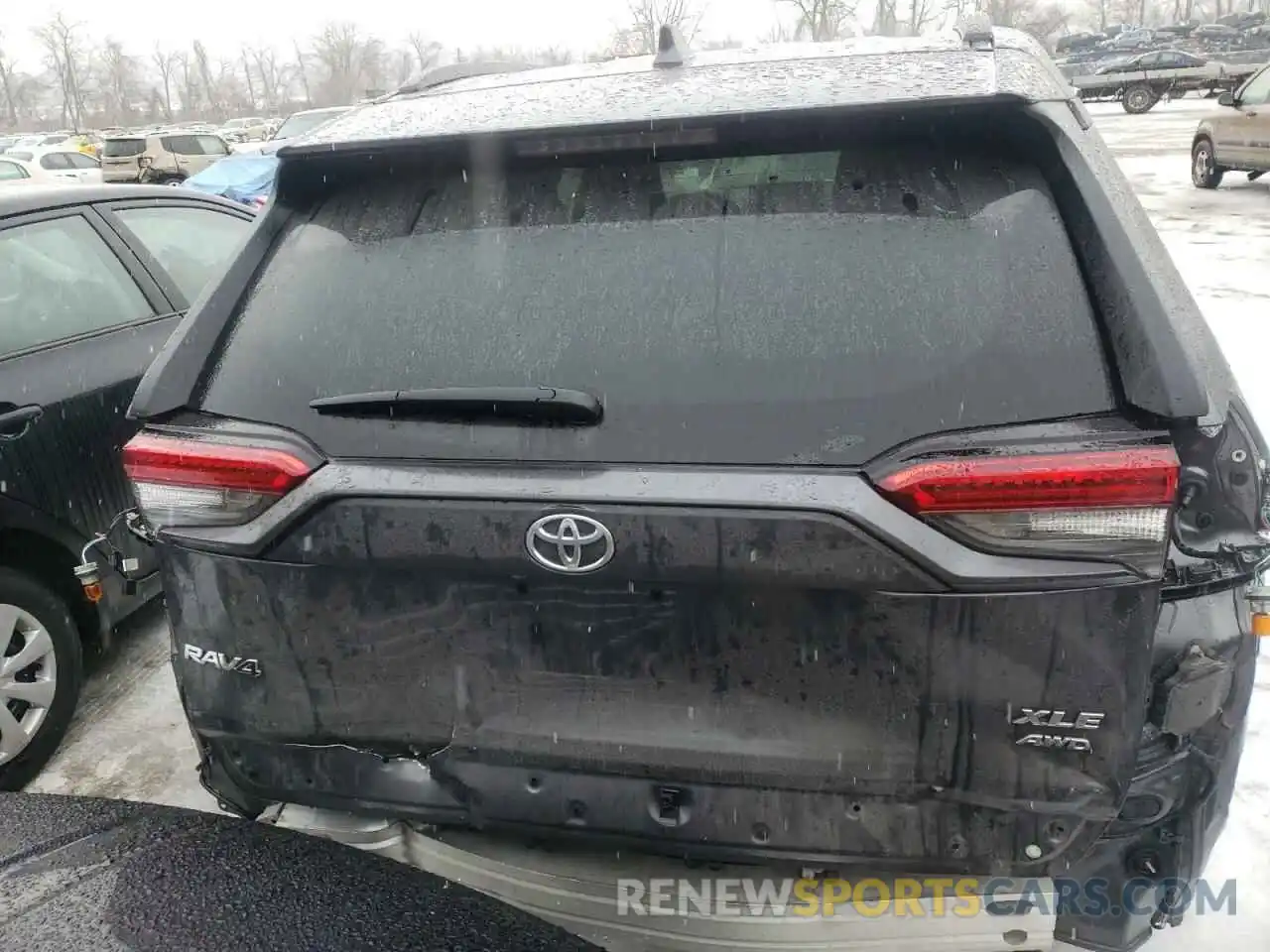 9 Photograph of a damaged car 2T3P1RFV1MC221449 TOYOTA RAV4 2021