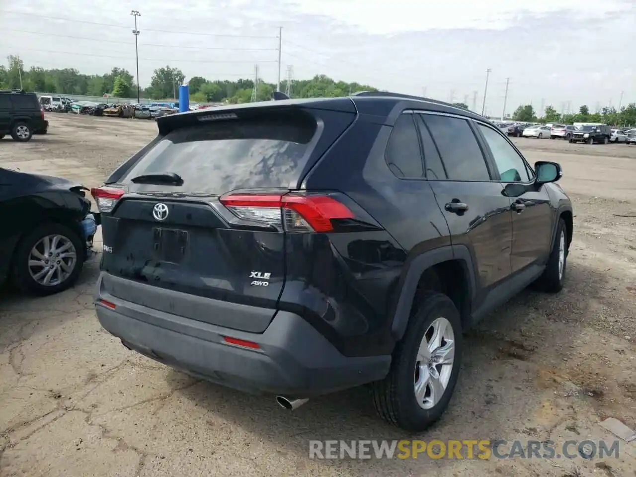 4 Photograph of a damaged car 2T3P1RFV1MC233391 TOYOTA RAV4 2021