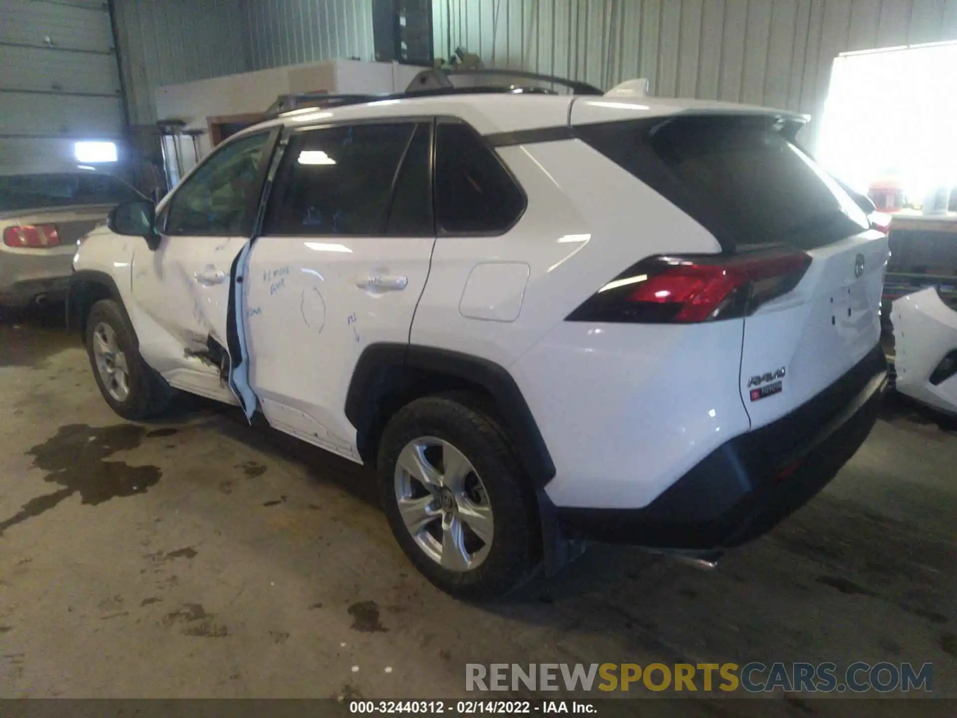 3 Photograph of a damaged car 2T3P1RFV1MC238266 TOYOTA RAV4 2021