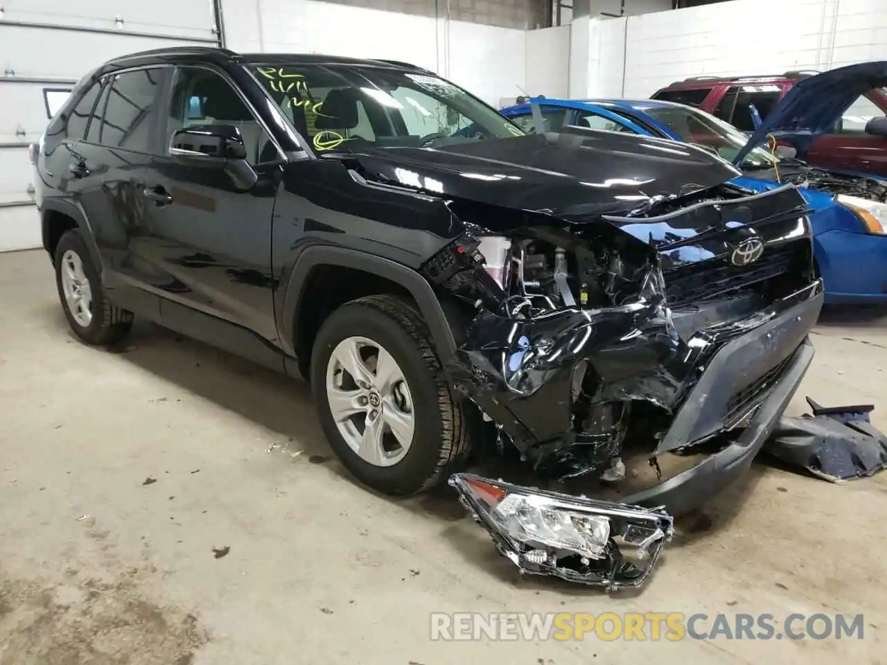 1 Photograph of a damaged car 2T3P1RFV1MC238543 TOYOTA RAV4 2021