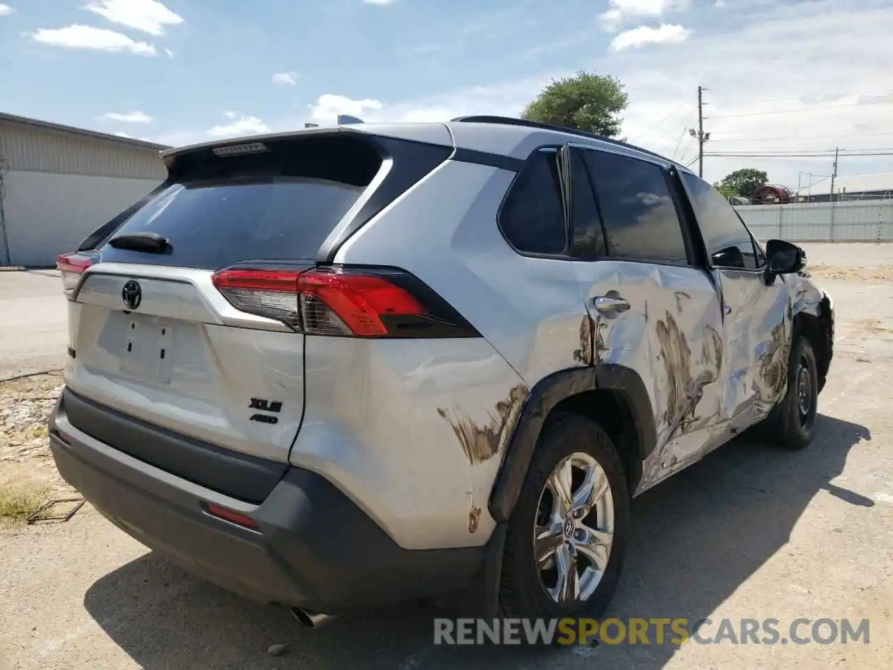 4 Photograph of a damaged car 2T3P1RFV1MW166046 TOYOTA RAV4 2021