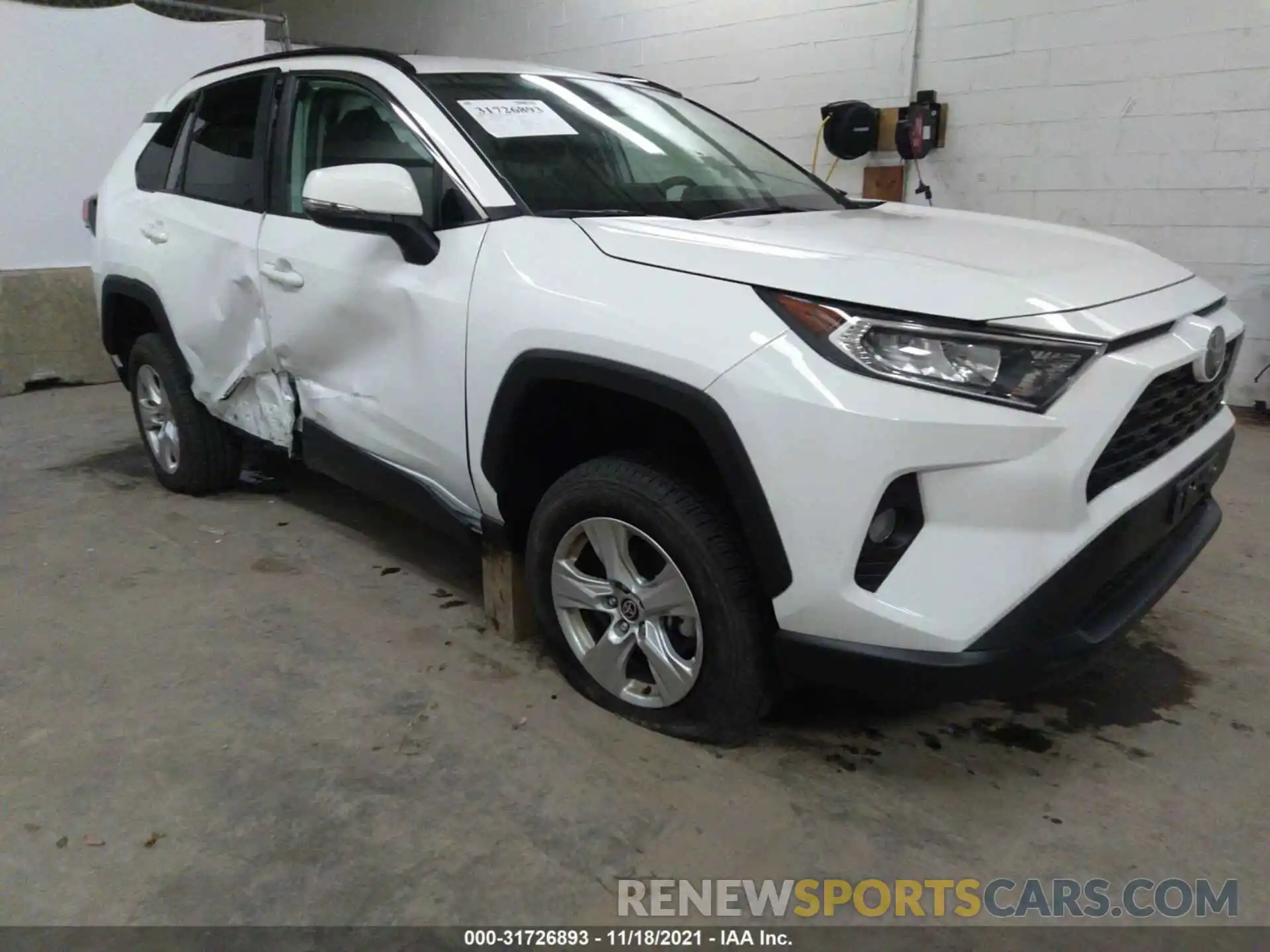 1 Photograph of a damaged car 2T3P1RFV1MW170601 TOYOTA RAV4 2021