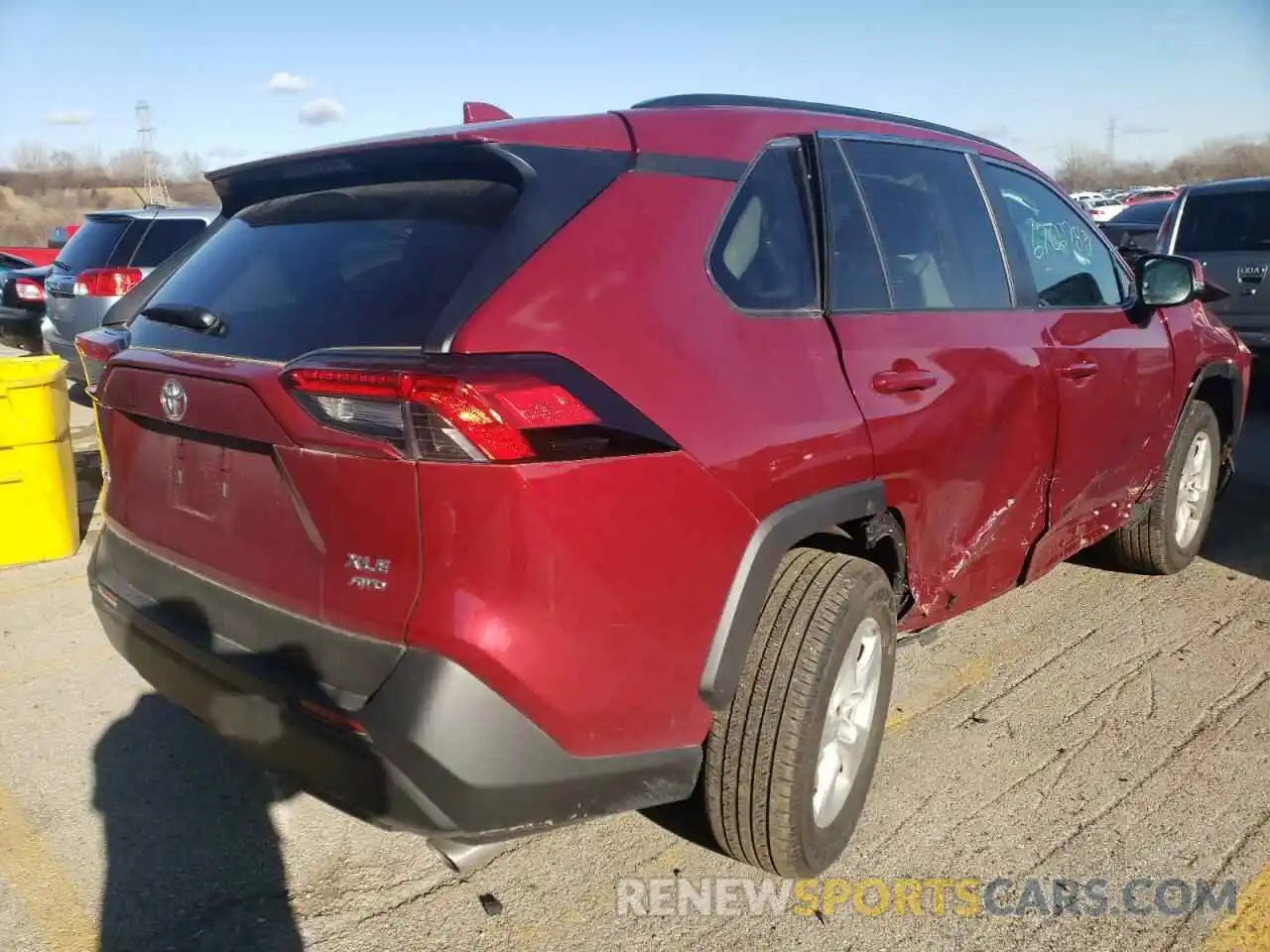 4 Photograph of a damaged car 2T3P1RFV1MW192064 TOYOTA RAV4 2021