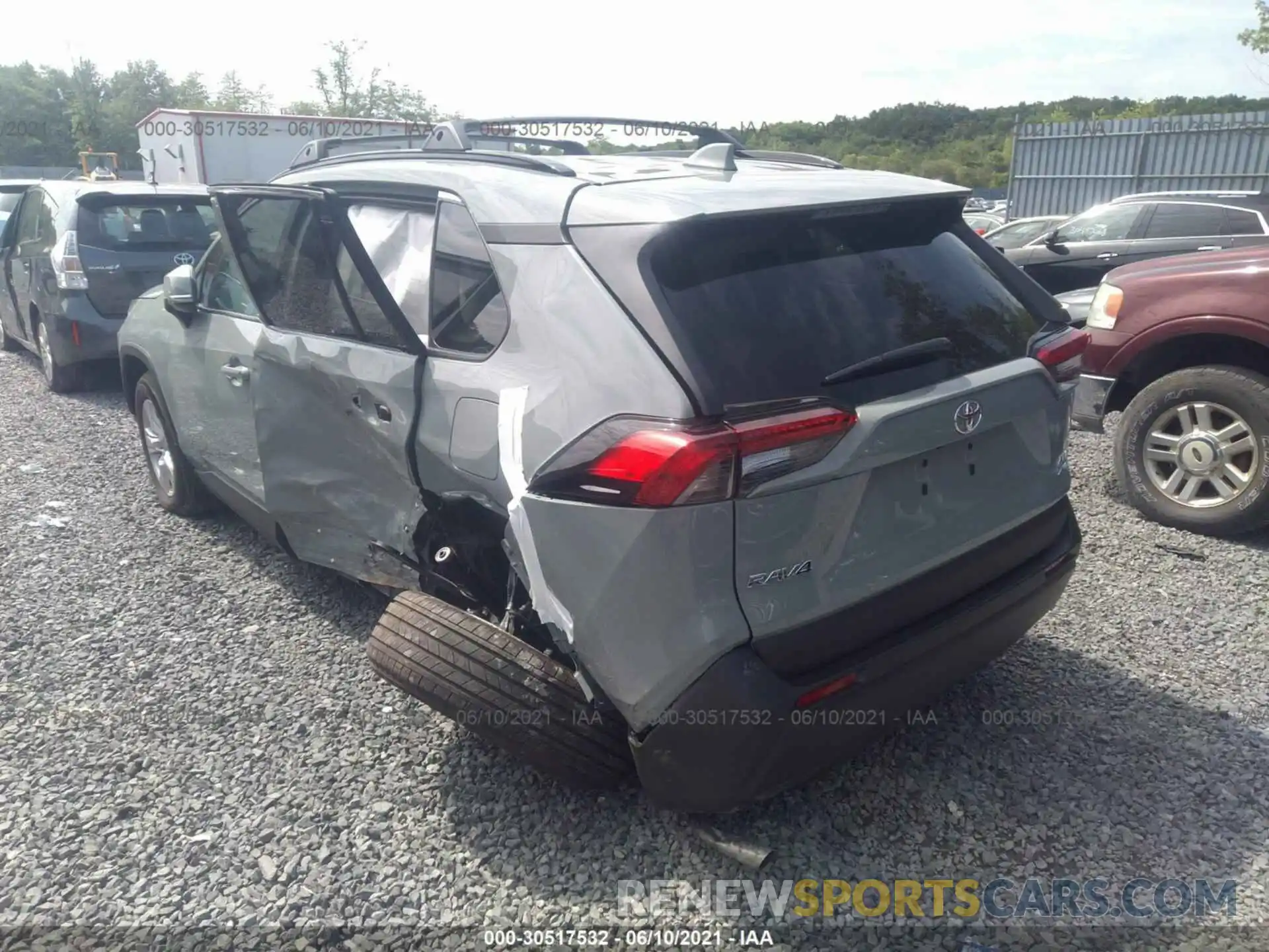 3 Photograph of a damaged car 2T3P1RFV1MW192985 TOYOTA RAV4 2021