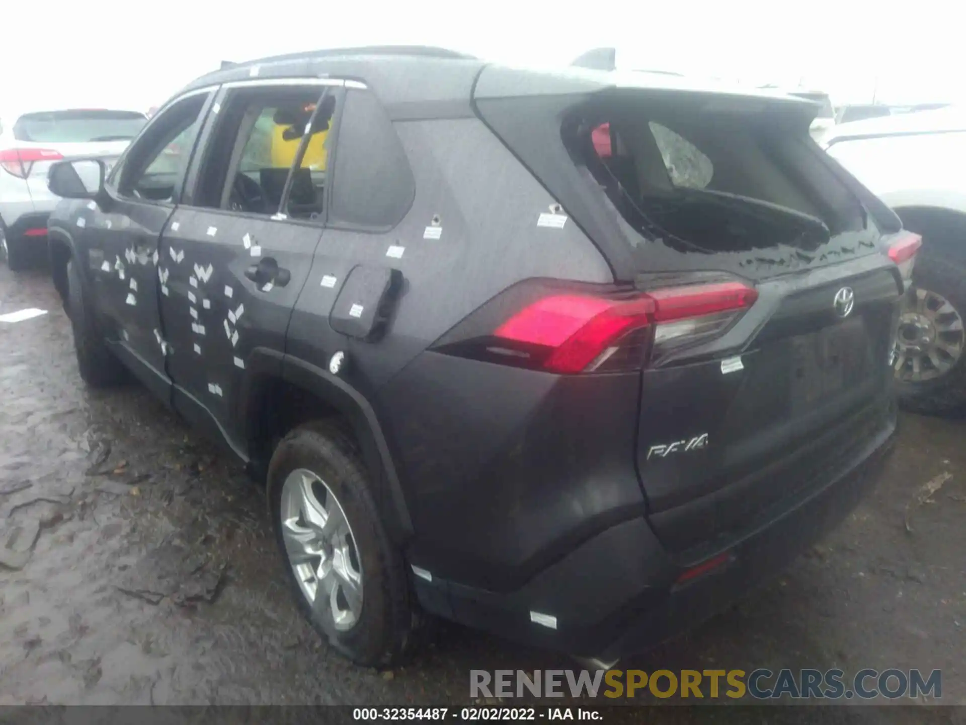 3 Photograph of a damaged car 2T3P1RFV1MW208943 TOYOTA RAV4 2021