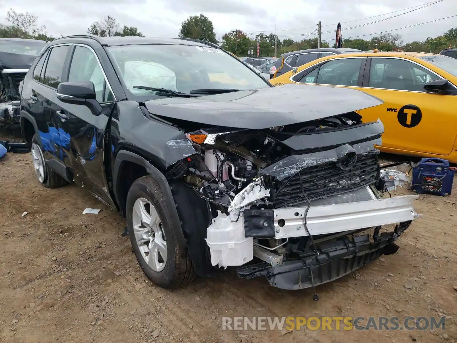 1 Photograph of a damaged car 2T3P1RFV1MW216704 TOYOTA RAV4 2021