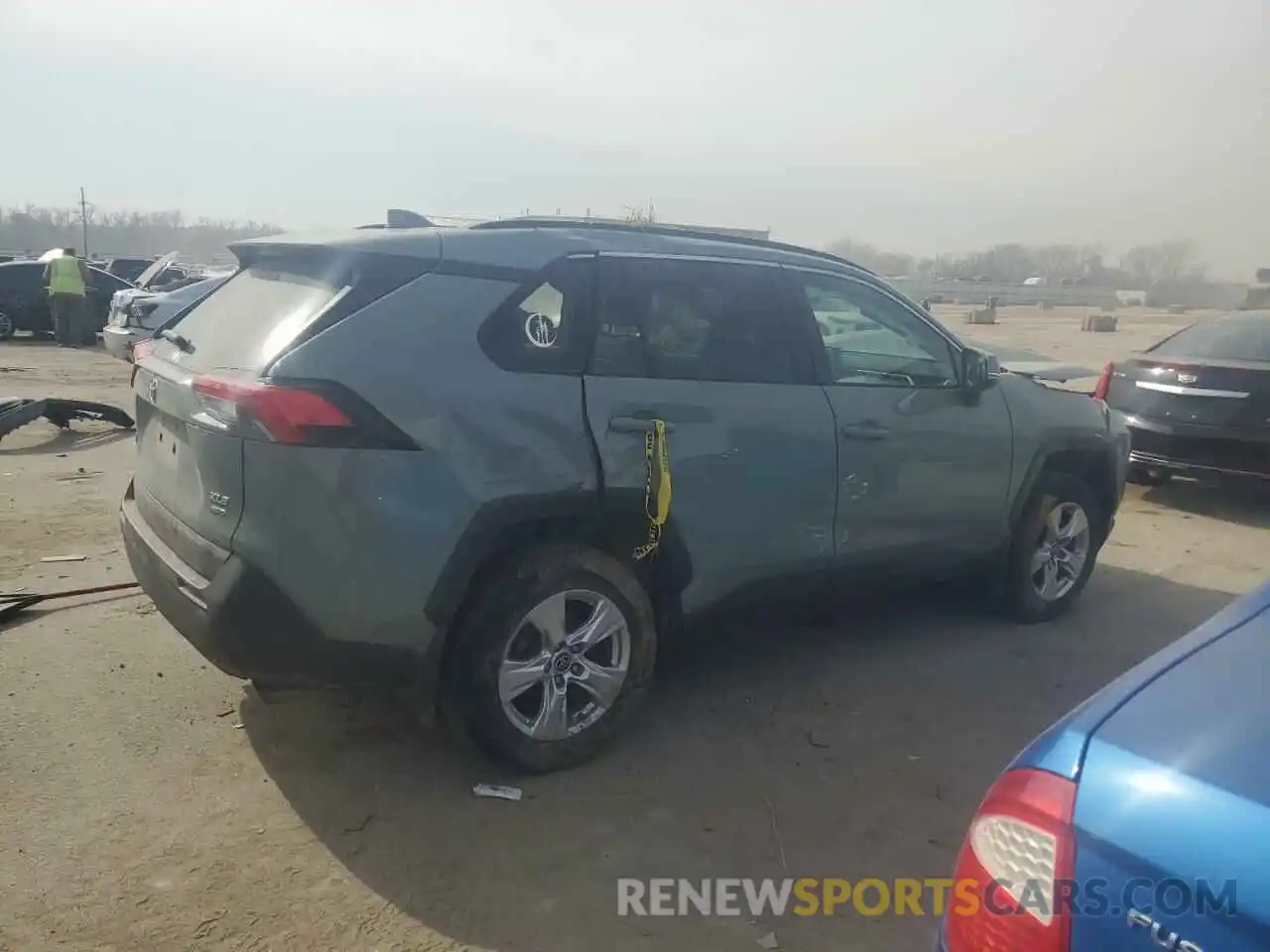 3 Photograph of a damaged car 2T3P1RFV1MW237990 TOYOTA RAV4 2021