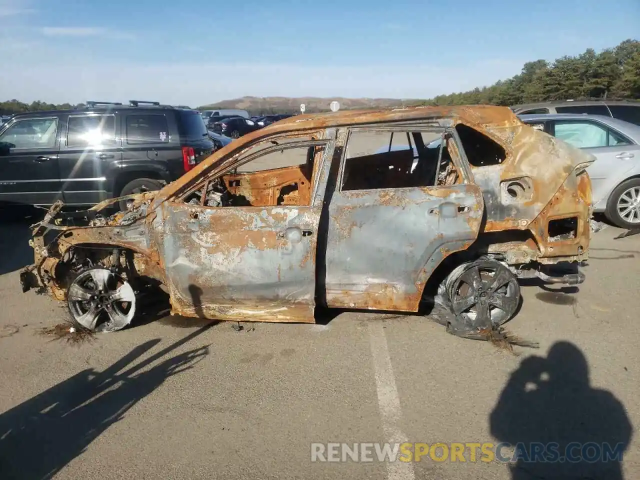 10 Photograph of a damaged car 2T3P1RFV1MW239500 TOYOTA RAV4 2021