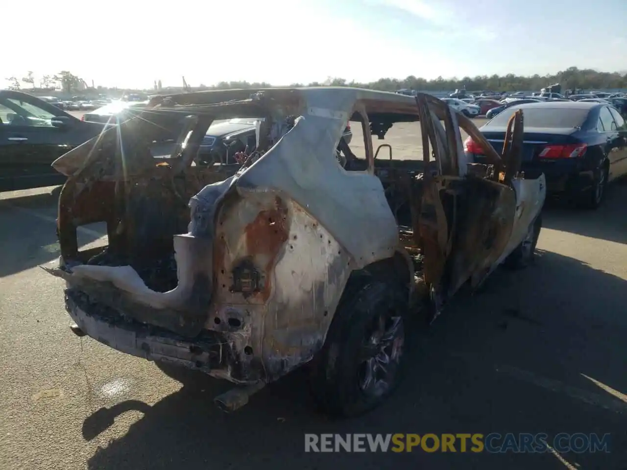 4 Photograph of a damaged car 2T3P1RFV1MW239500 TOYOTA RAV4 2021