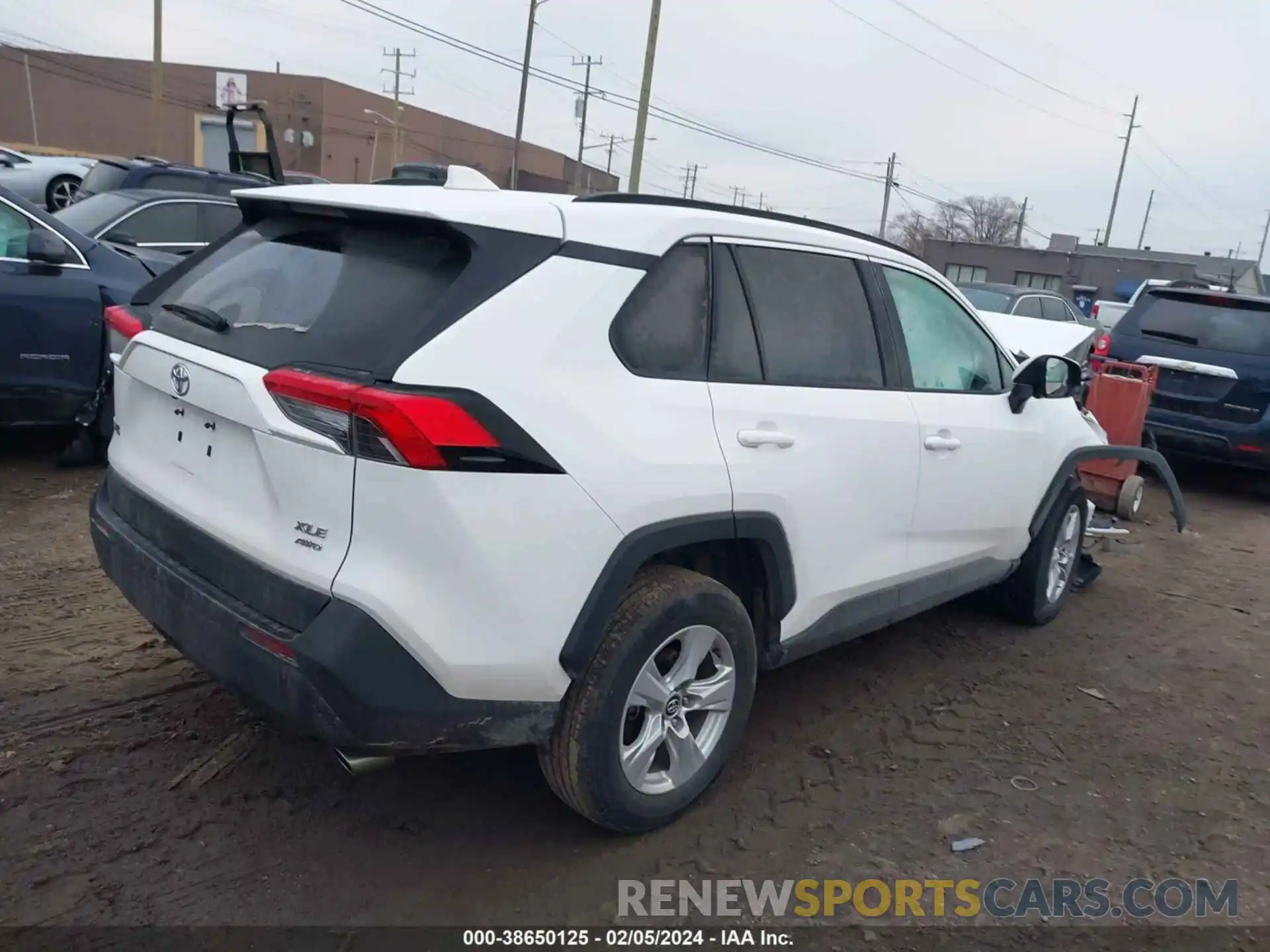 4 Photograph of a damaged car 2T3P1RFV2MC149225 TOYOTA RAV4 2021