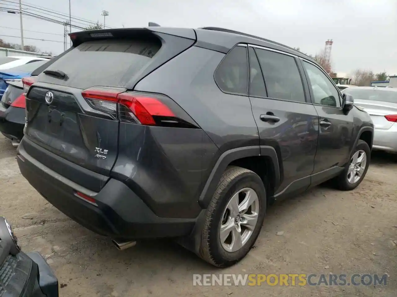 4 Photograph of a damaged car 2T3P1RFV2MC157003 TOYOTA RAV4 2021