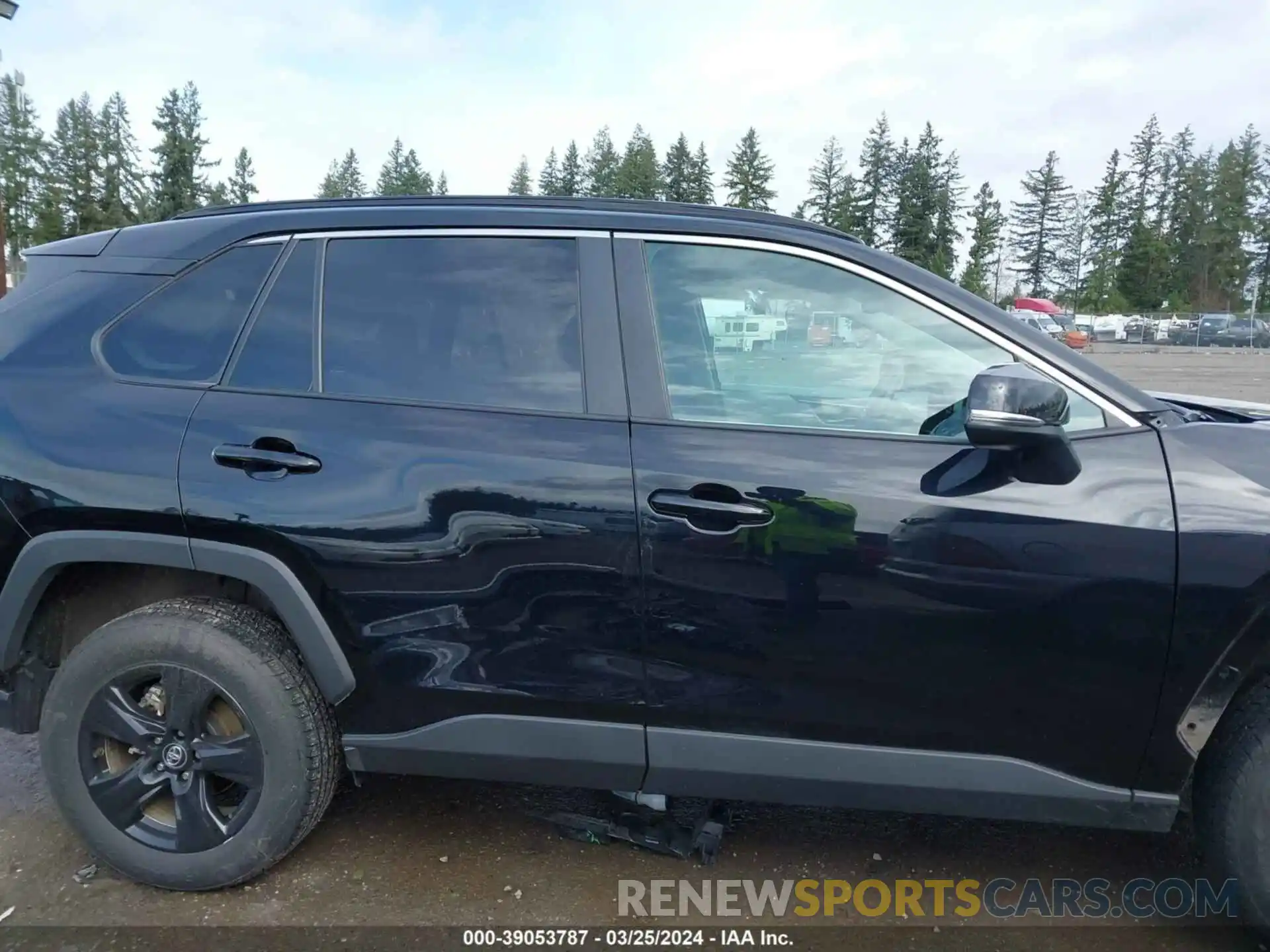 14 Photograph of a damaged car 2T3P1RFV2MC162833 TOYOTA RAV4 2021