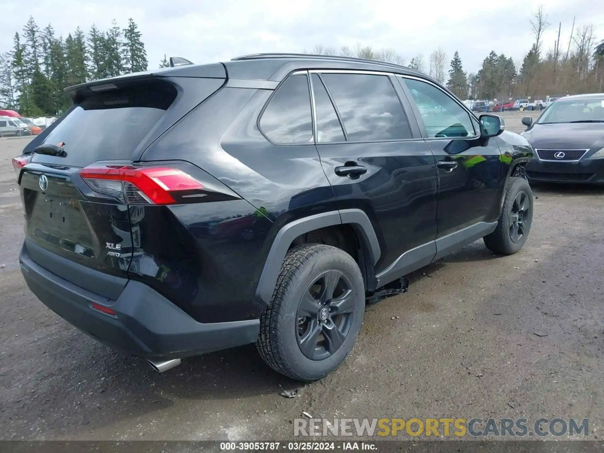 4 Photograph of a damaged car 2T3P1RFV2MC162833 TOYOTA RAV4 2021